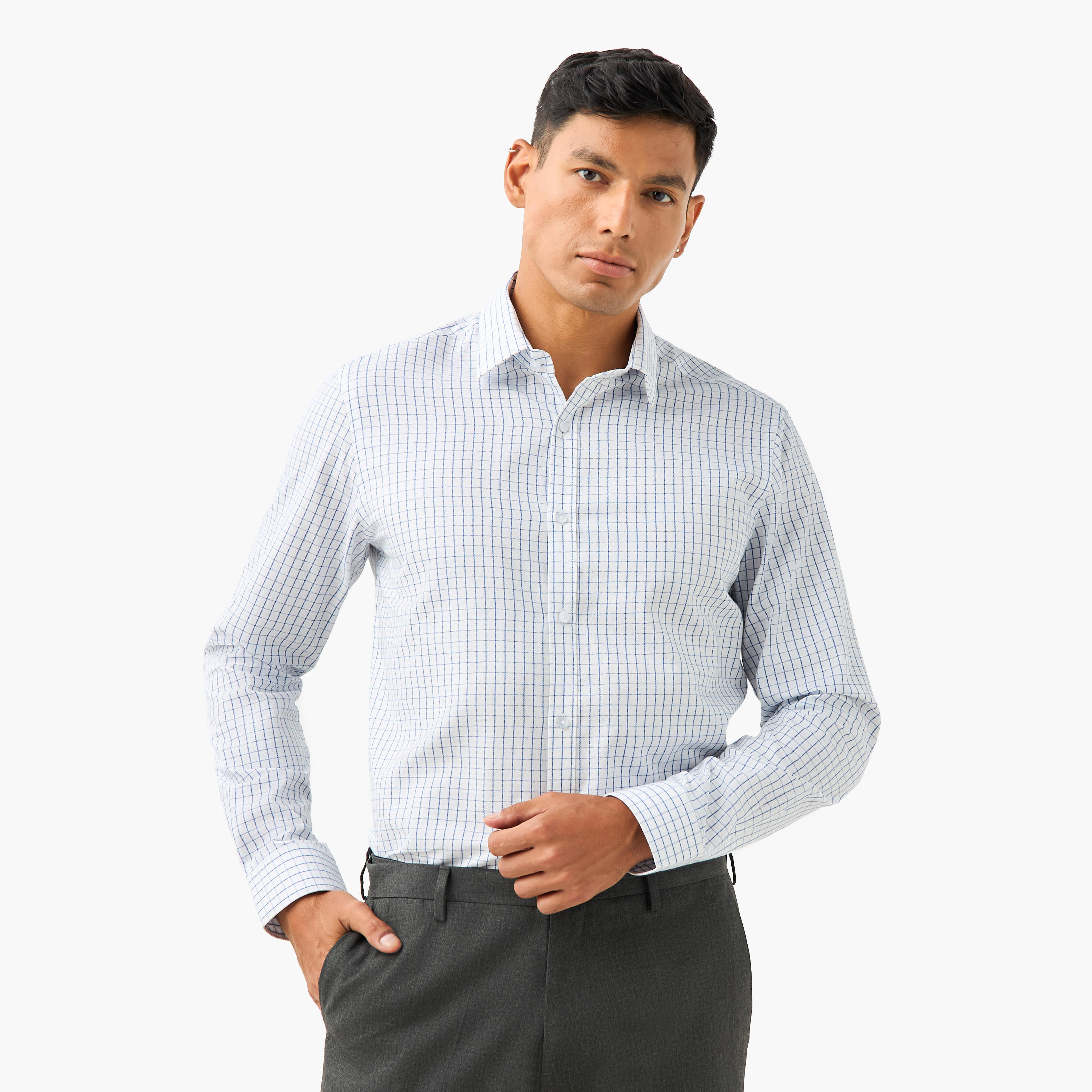 قميص بقصّة عادية وأكمام طويلة وطبعات مربعات-men-clothing-shirts-image-1