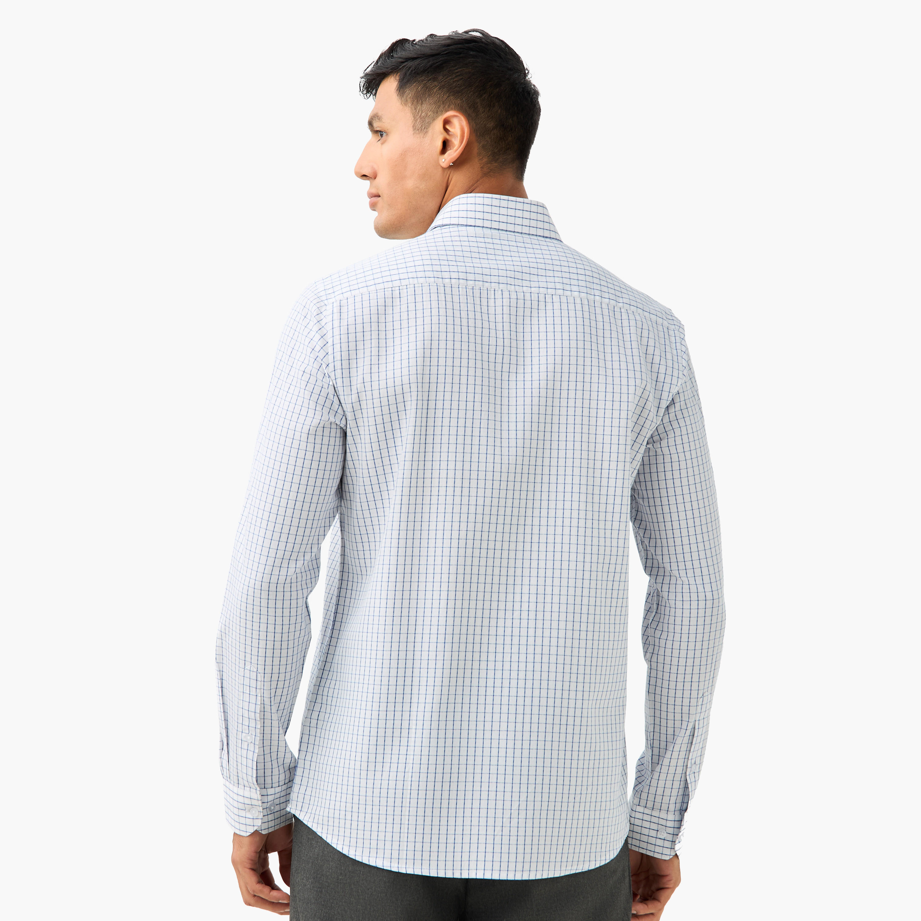 قميص بقصّة عادية وأكمام طويلة وطبعات مربعات-men-clothing-shirts-image-3
