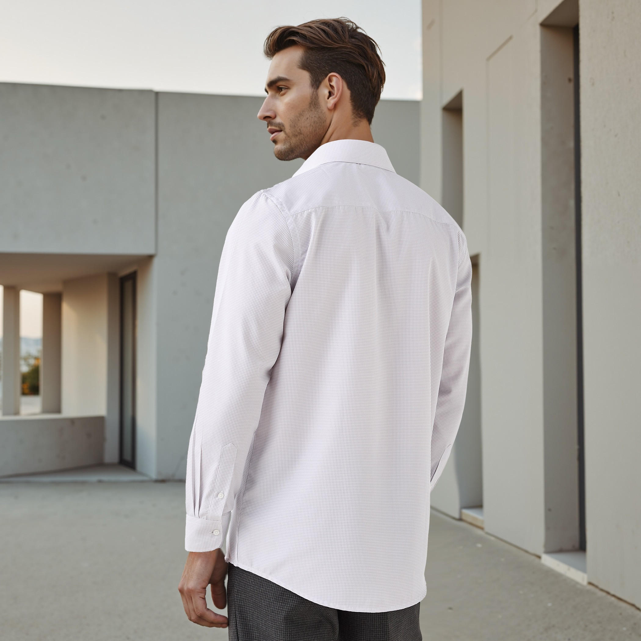 قميص كاروهات بقصة عادية وياقة وجيب على الصدر-men-clothing-shirts-image-4
