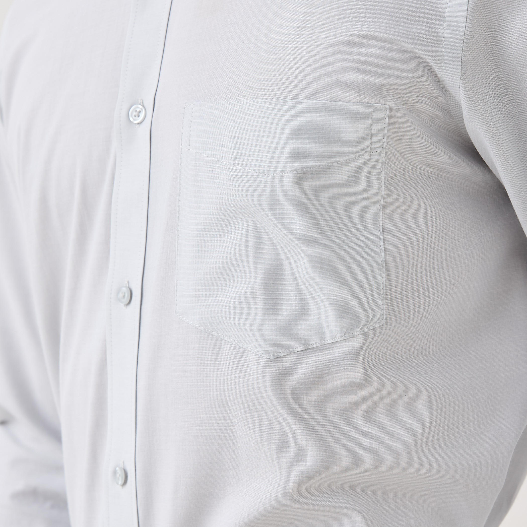 قميص كاروهات بقصة عادية وياقة وجيب على الصدر-men-clothing-shirts-image-1