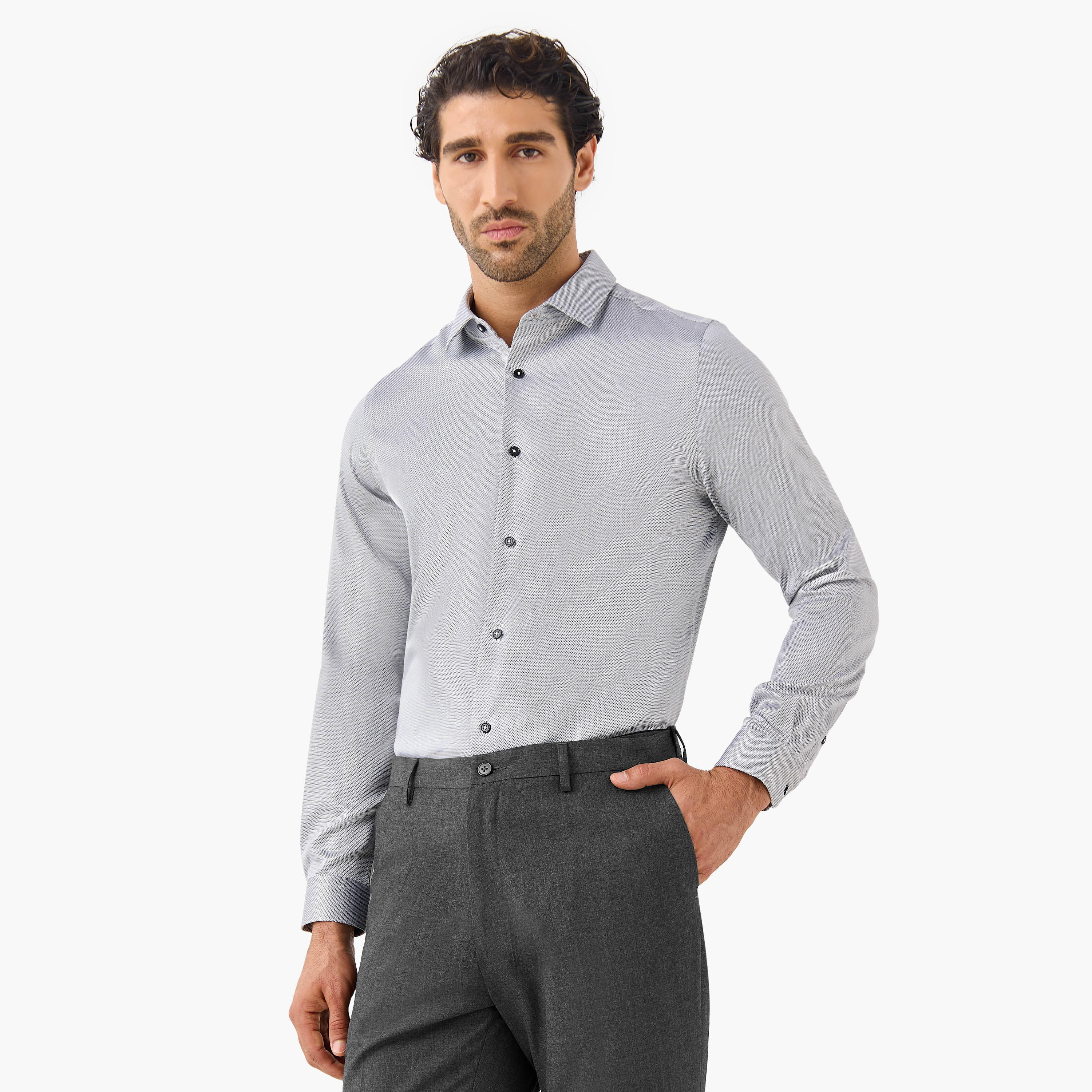 قميص بارز الملمس بقصّة عادية وأكمام طويلة-men-clothing-shirts-image-1