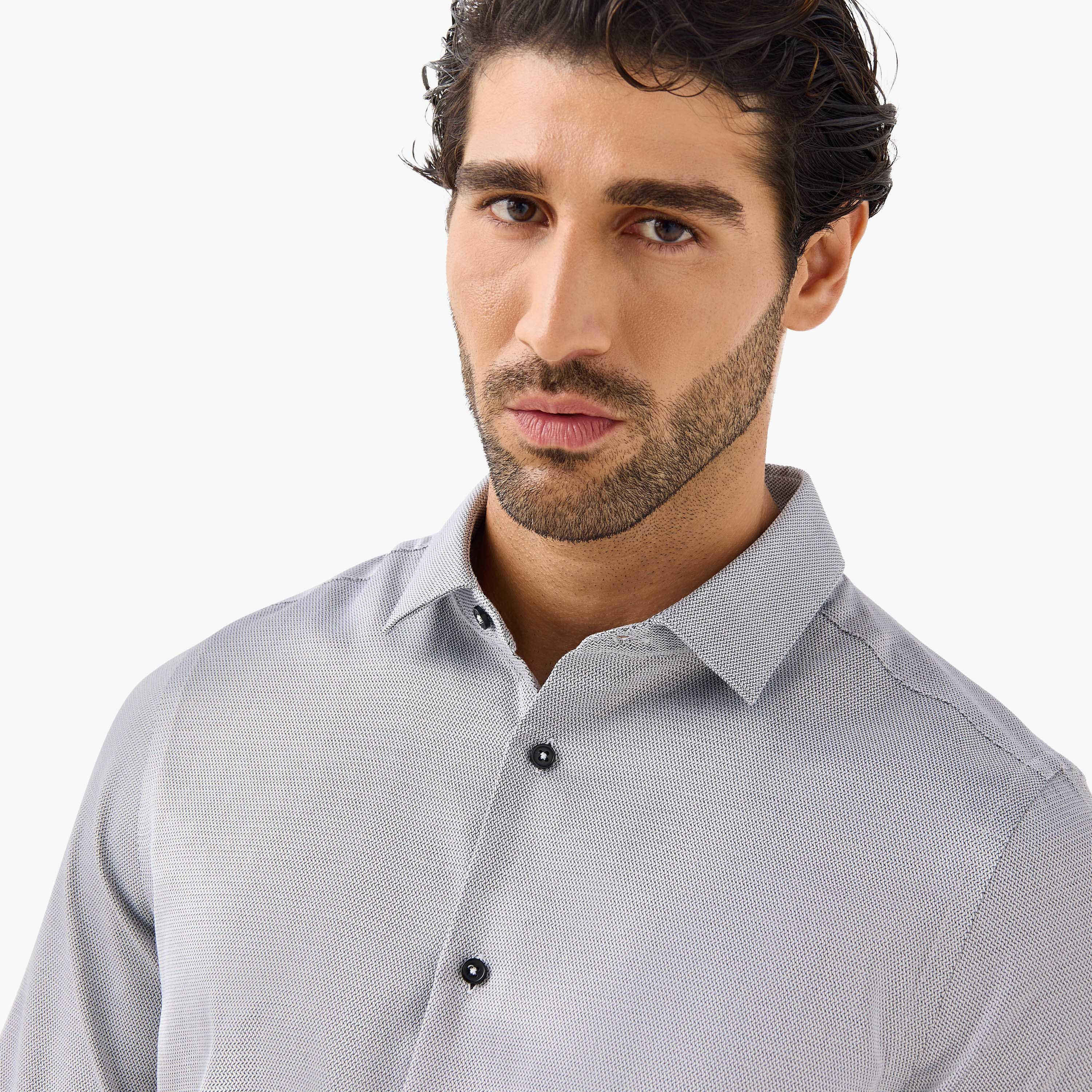 قميص بارز الملمس بقصّة عادية وأكمام طويلة-men-clothing-shirts-image-4