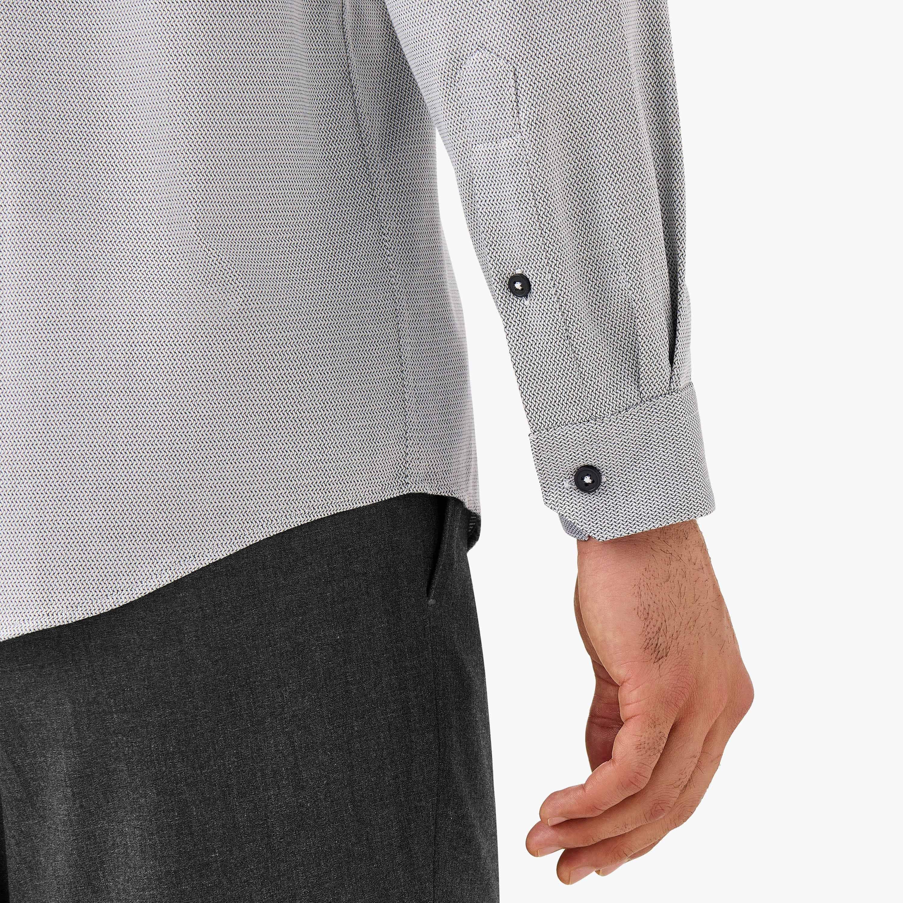 قميص بارز الملمس بقصّة عادية وأكمام طويلة-men-clothing-shirts-image-5