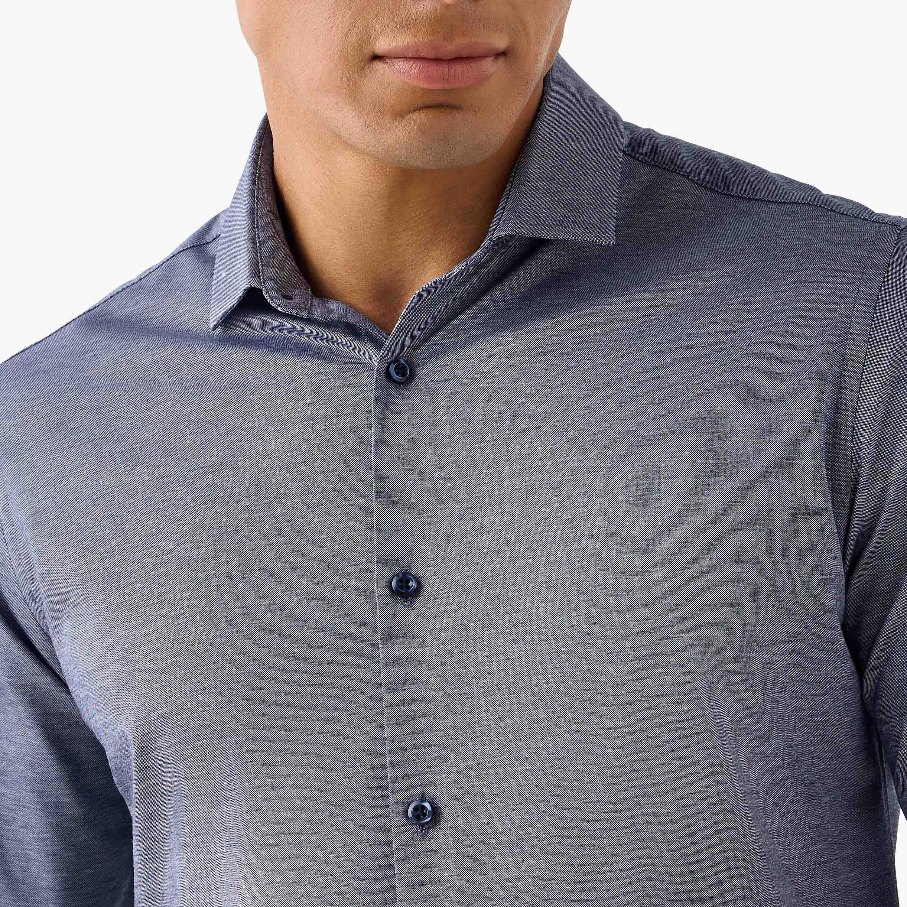 قميص بارز الملمس بقصة ضيقة وياقة عادية وأكمام طويلة-men-clothing-shirts-image-4