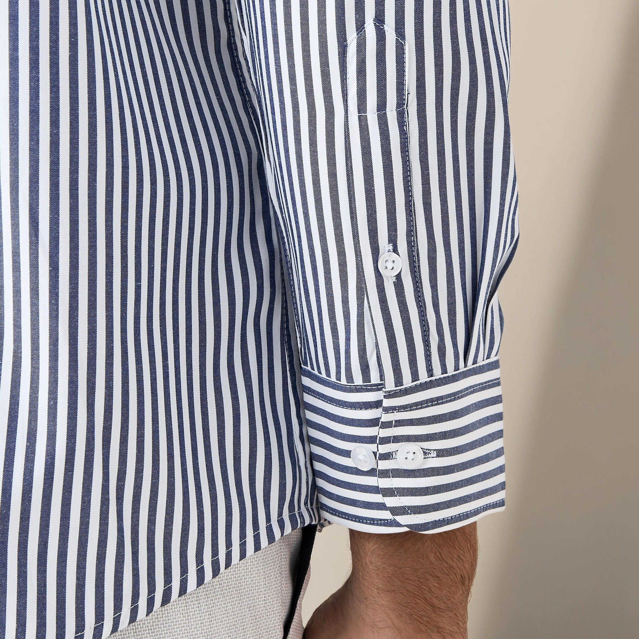 قميص مخطط بقصّة عادية-men-clothing-shirts-image-5