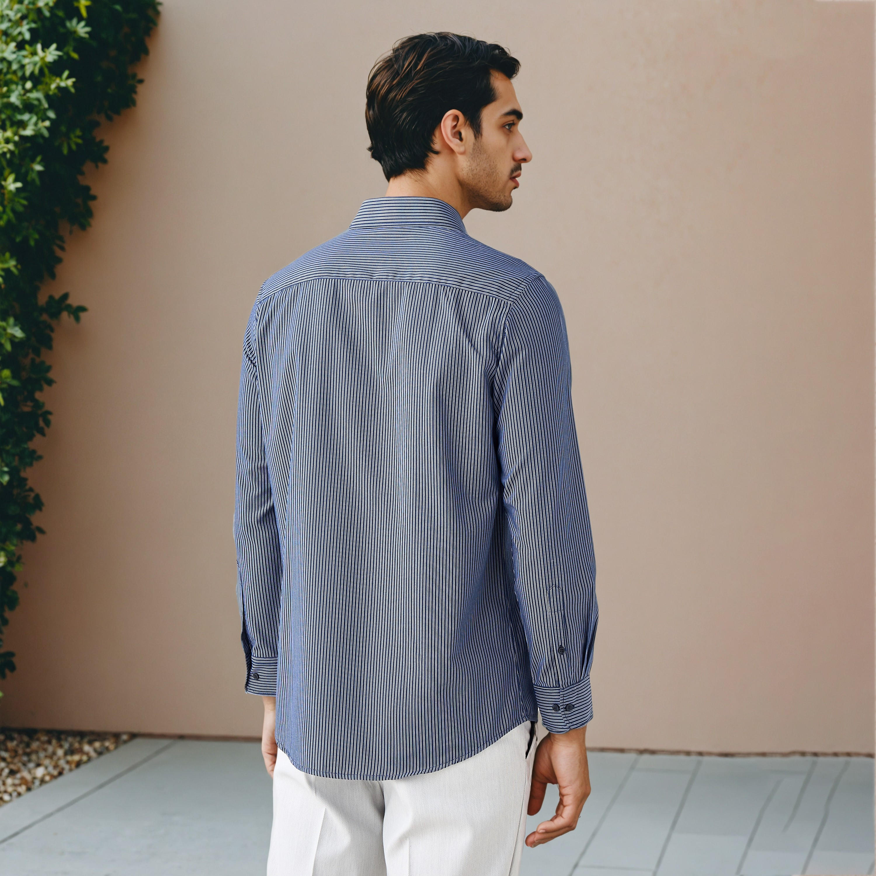 قميص مخطط بقصّة عادية-men-clothing-shirts-image-3