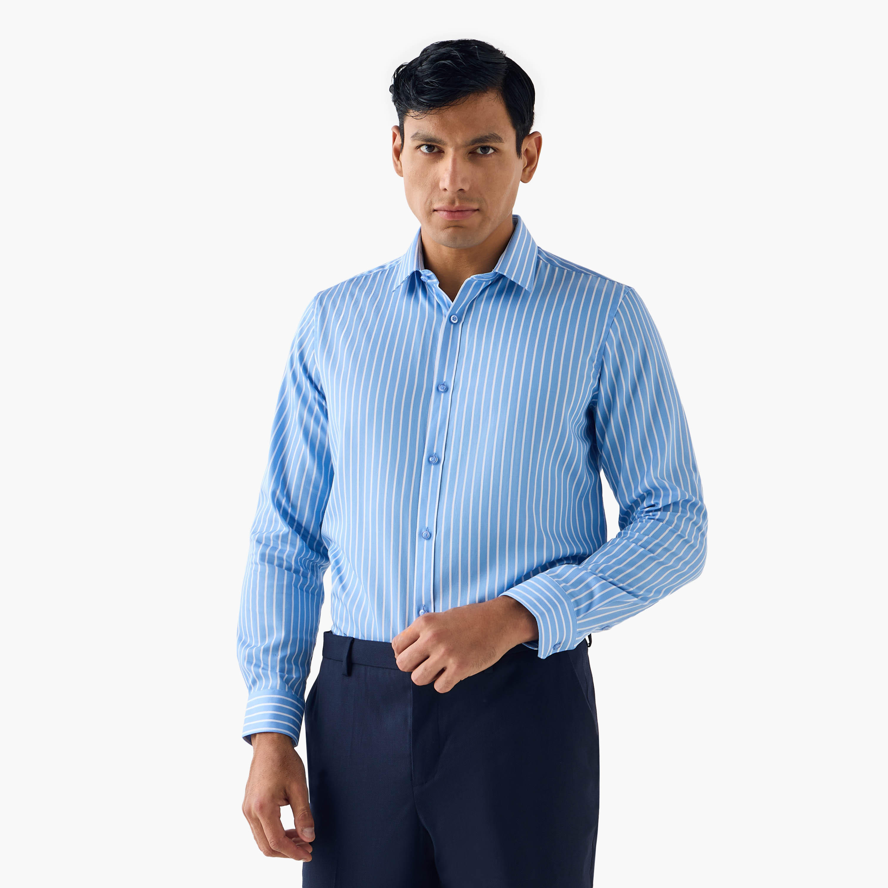 قميص مخطط بياقة وقصة عادية وأكمام طويلة-men-clothing-shirts-image-1