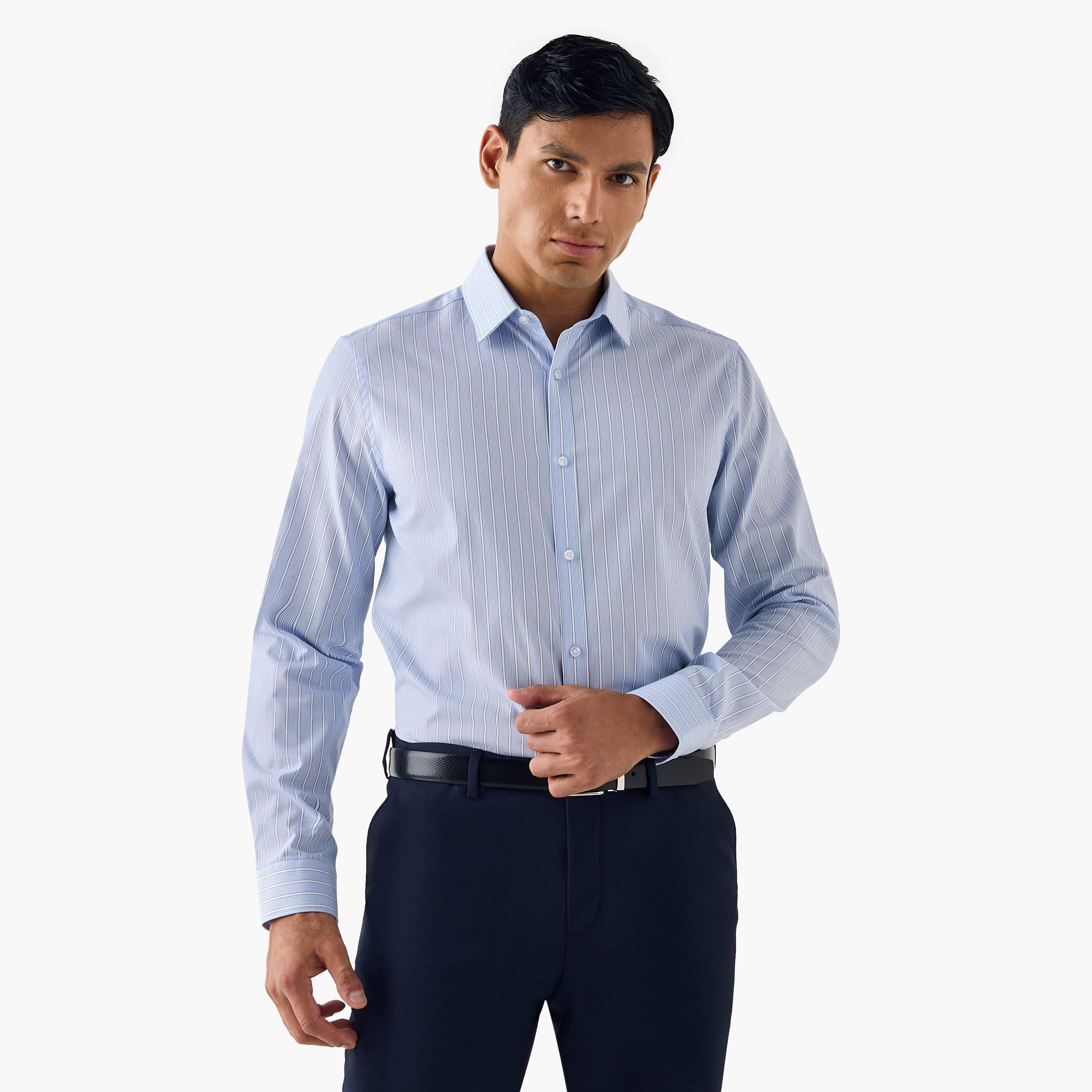 قميص مخطط بياقة وقصة عادية وأكمام طويلة-men-clothing-shirts-image-1