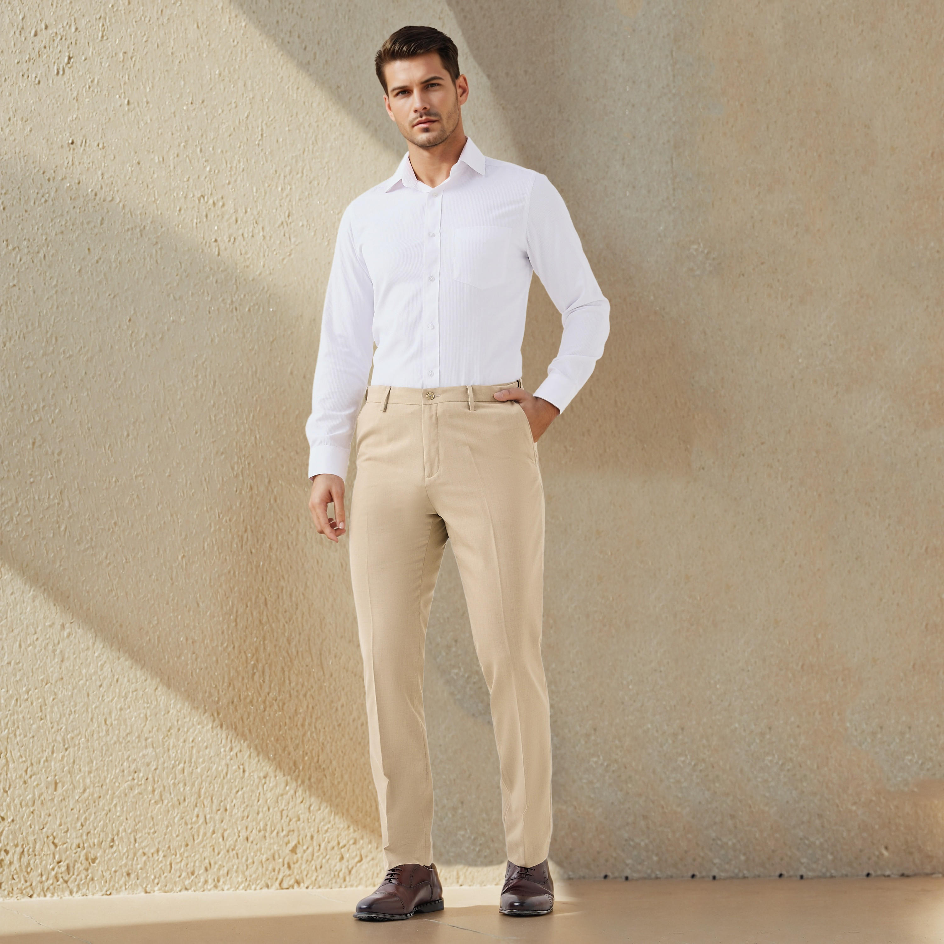 بنطلون بارز الملمس بقصّة عادية وخصر مرن-men-clothing-bottoms-trousersandchinos-trousers-image-2