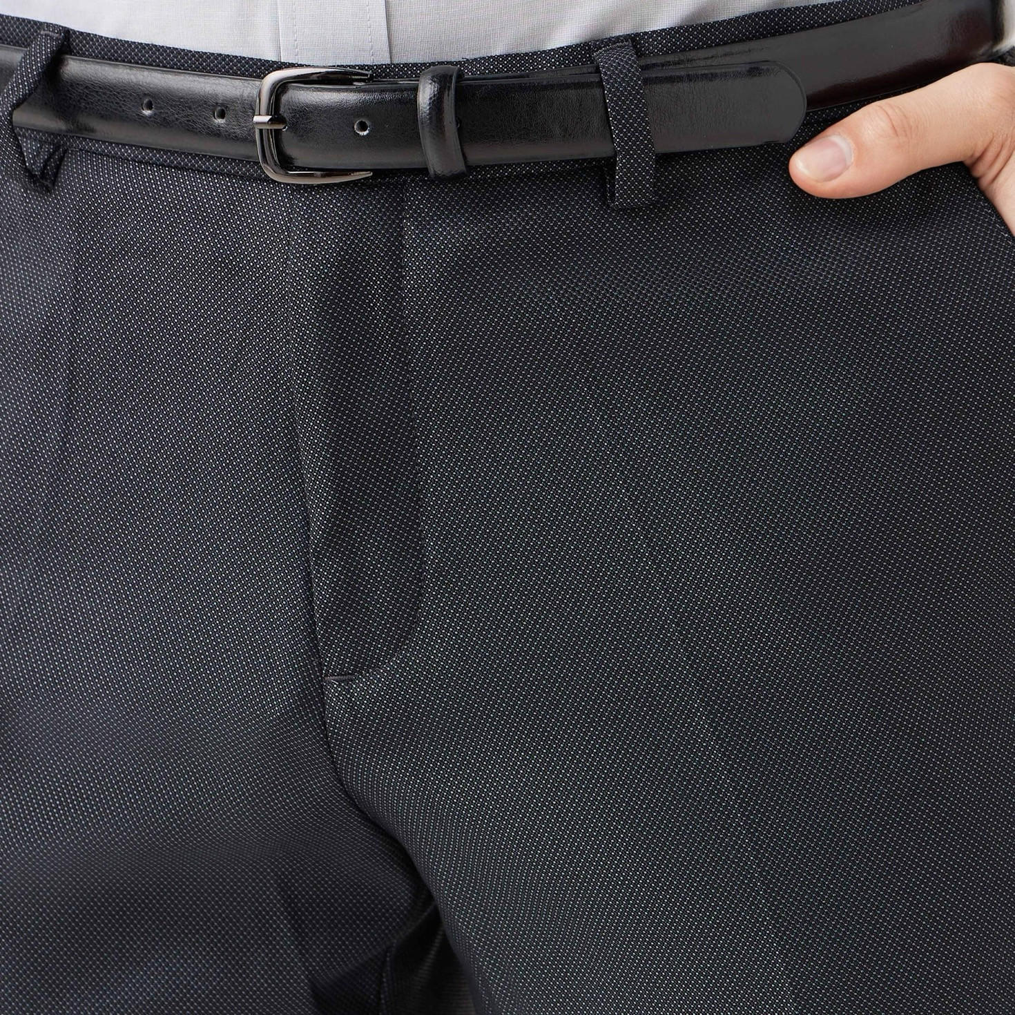 بنطلون رسمي رجالي من مزيج البوليستر بقصّة سليم وخصر مطاطي-men-clothing-bottoms-trousersandchinos-trousers-image-4