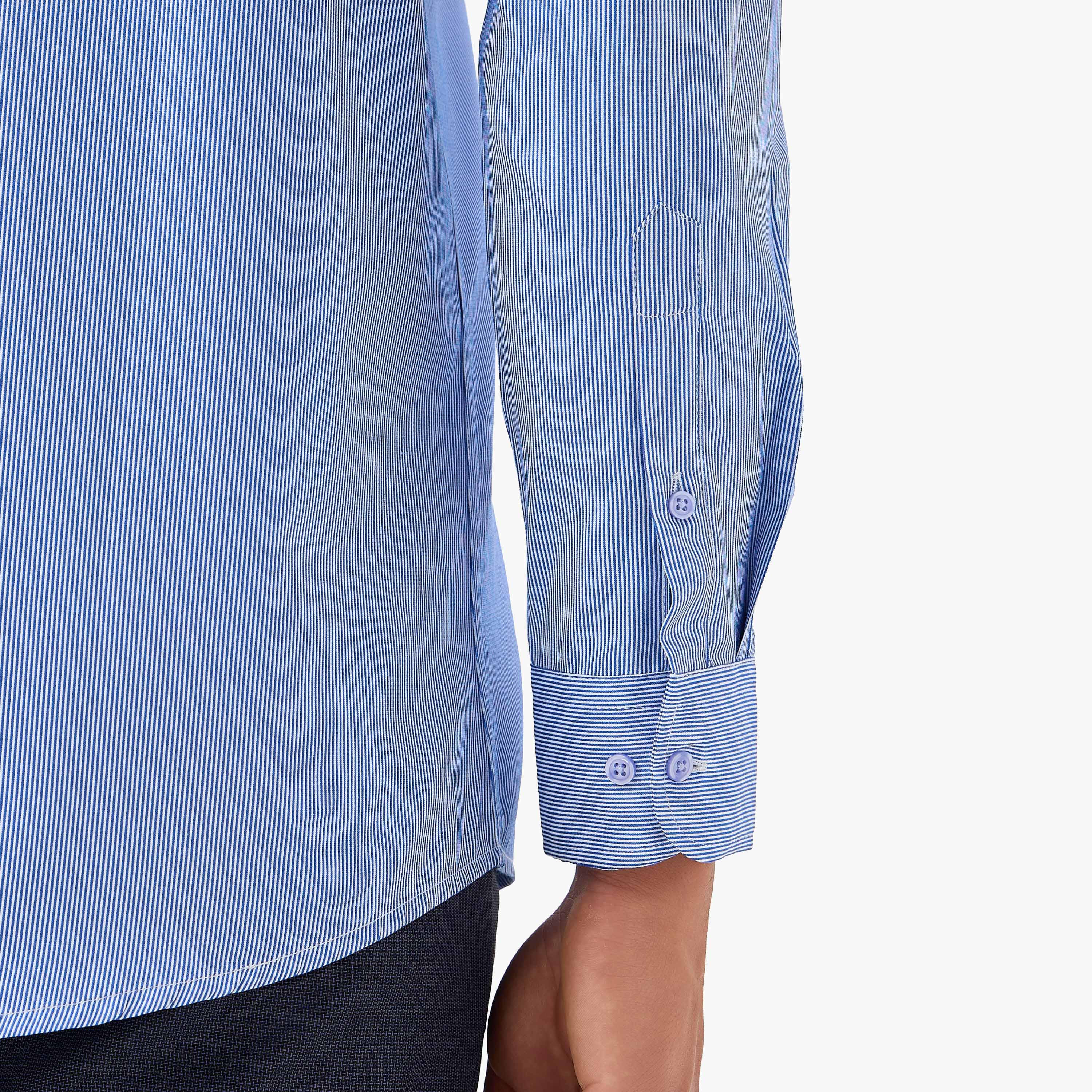 قميص بقصّة عادية وياقة واسعة وأكمام طويلة للرجال-men-clothing-shirts-image-2