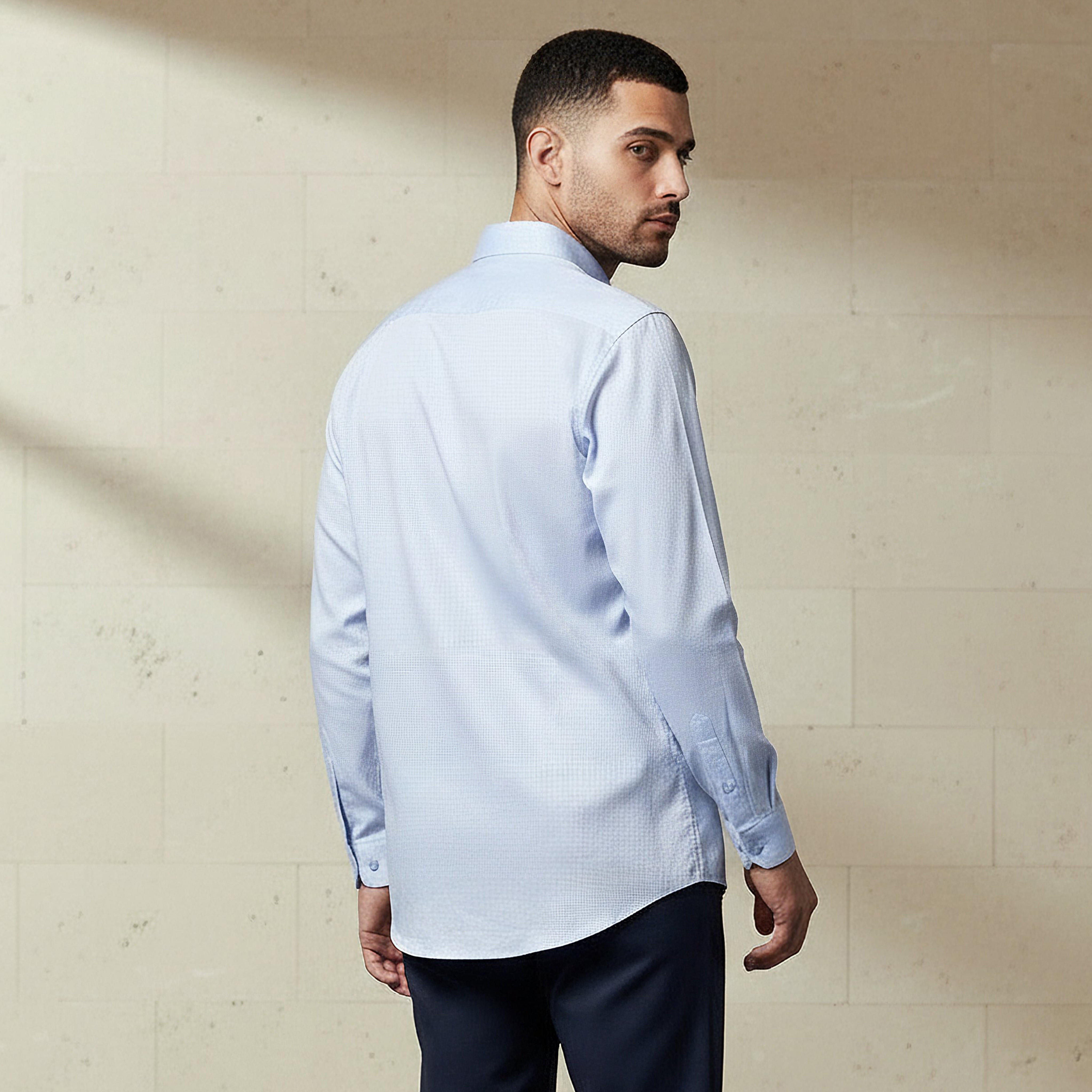 قميص بارز الملمس بأكمام طويلة وياقة وقصة عادية للرجال-men-clothing-shirts-image-2