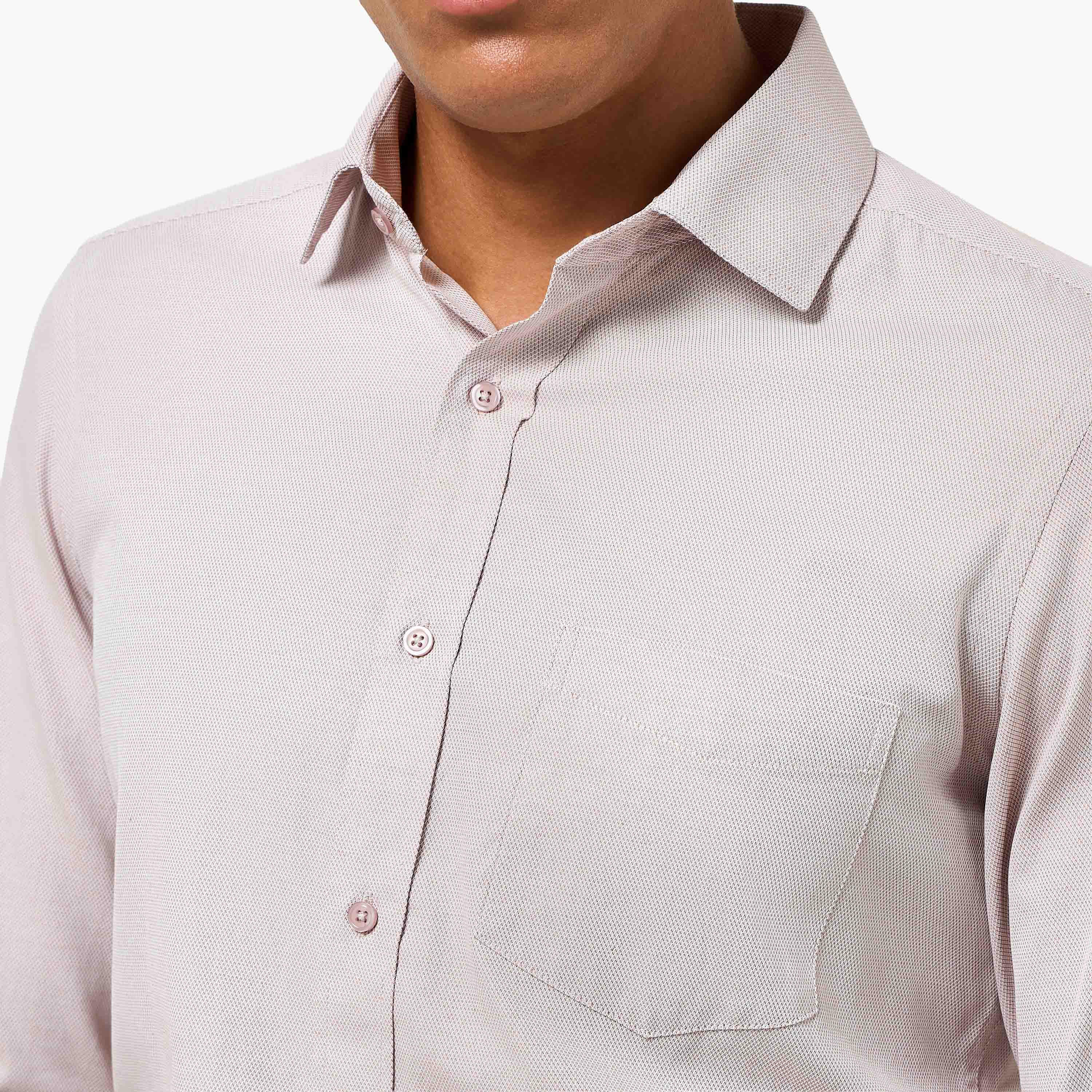 قميص بارز الملمس بأكمام طويلة وياقة وقصة عادية للرجال-men-clothing-shirts-image-6
