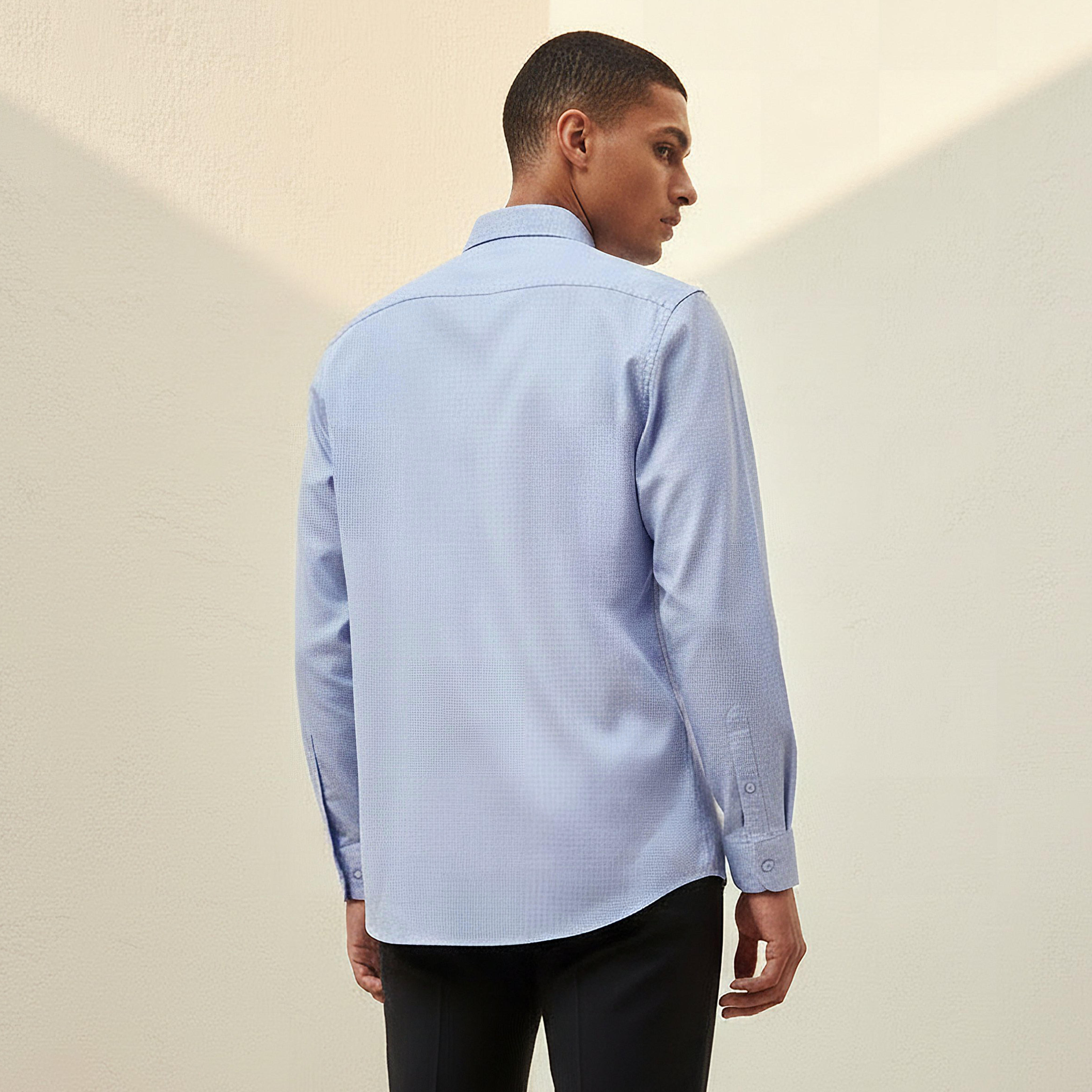 قميص بارز الملمس بقصّة عادية وياقة عادية وأكمام طويلة للرجال-men-clothing-shirts-image-1