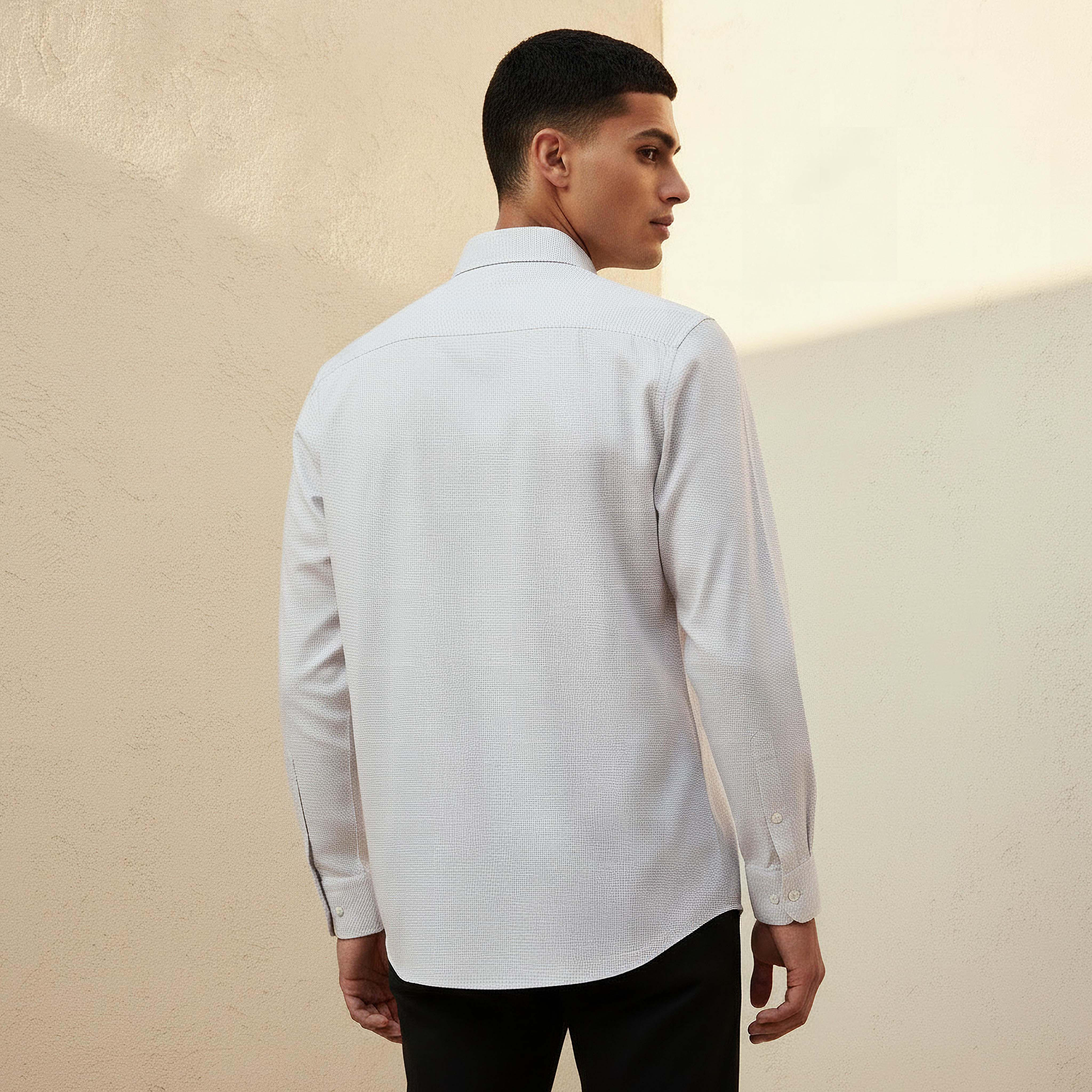 قميص بارز الملمس بقصّة عادية وياقة عادية وأكمام طويلة للرجال-men-clothing-shirts-image-3