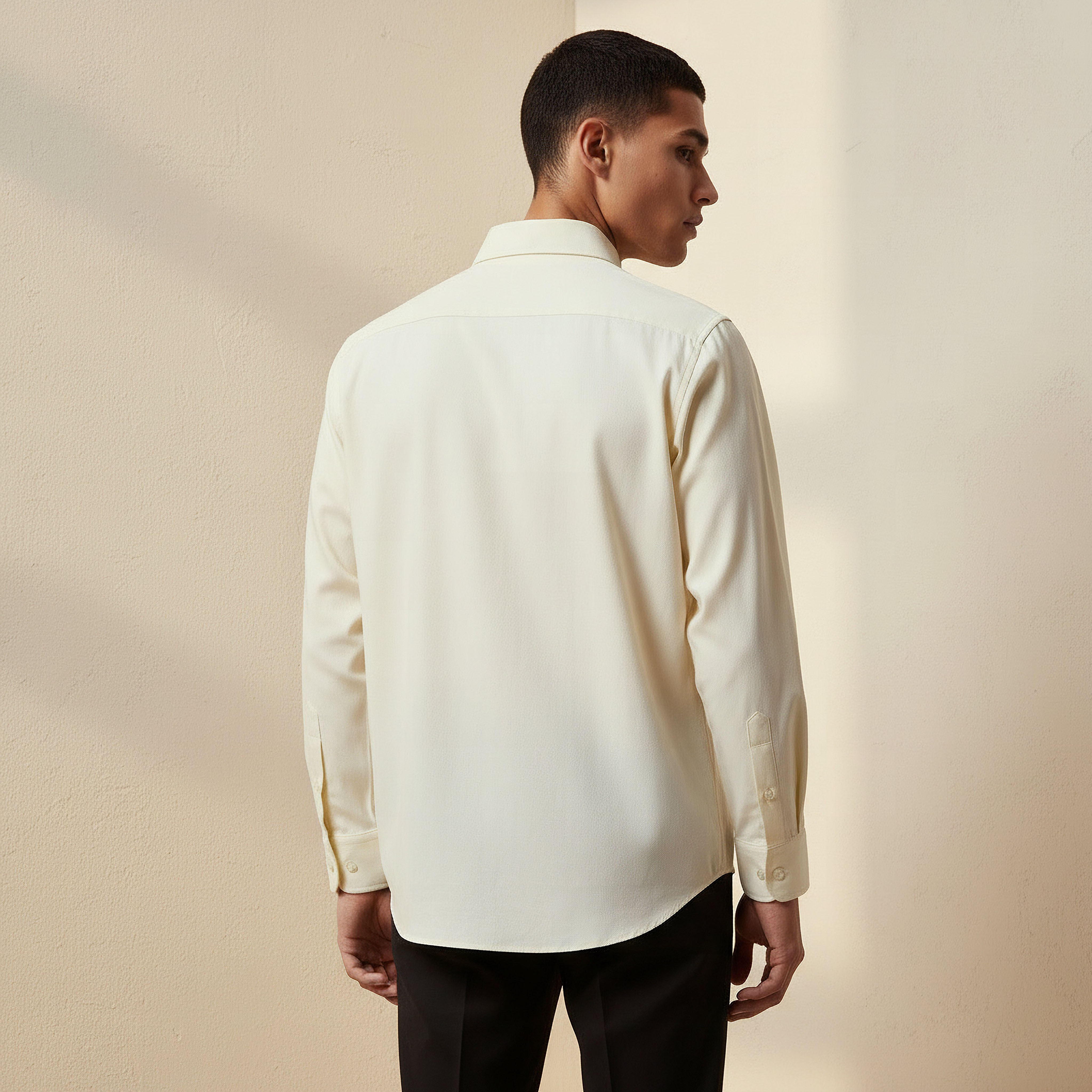قميص بارز الملمس بقصّة عادية وياقة عادية وأكمام طويلة للرجال-men-clothing-shirts-image-4
