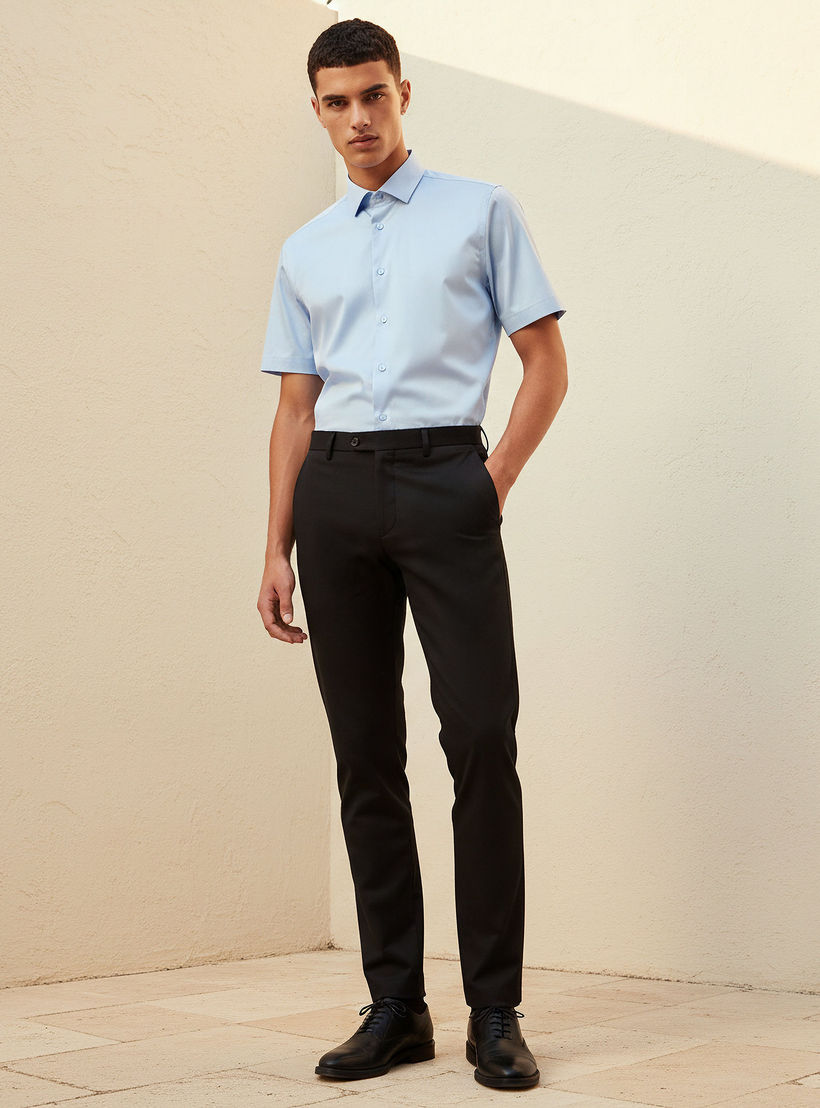 قميص بقصّة سليم وياقة عادية وأكمام قصيرة للرجال-men-clothing-shirts-image-2