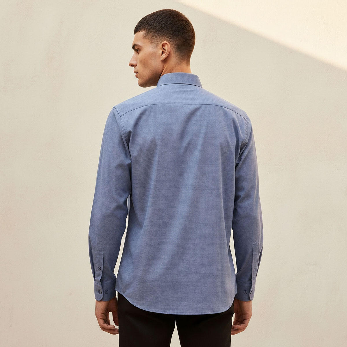 قميص بارز الملمس بأكمام طويلة وقصة وياقة مريحة-men-clothing-shirts-image-4