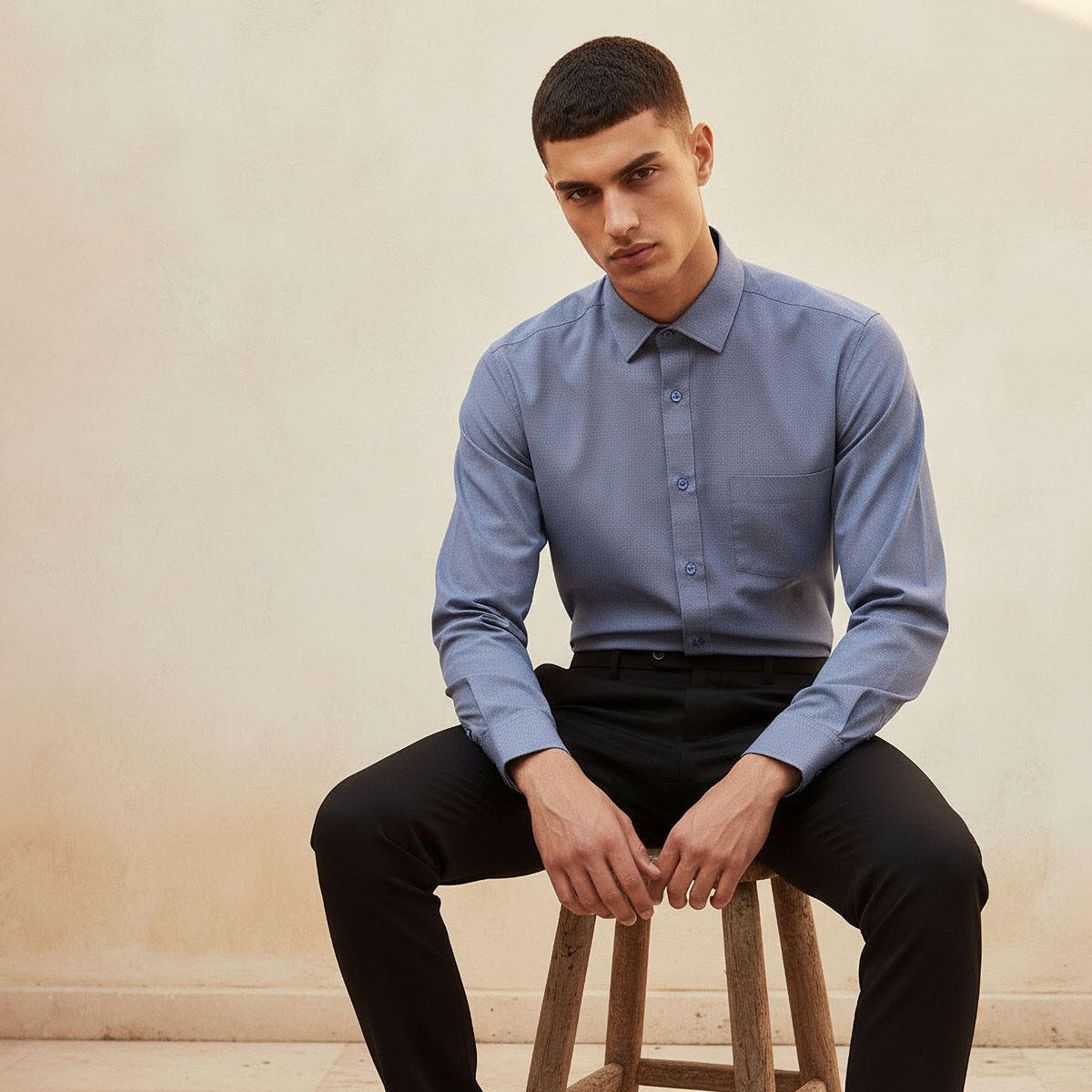 قميص بارز الملمس بأكمام طويلة وقصة وياقة مريحة-men-clothing-shirts-image-5