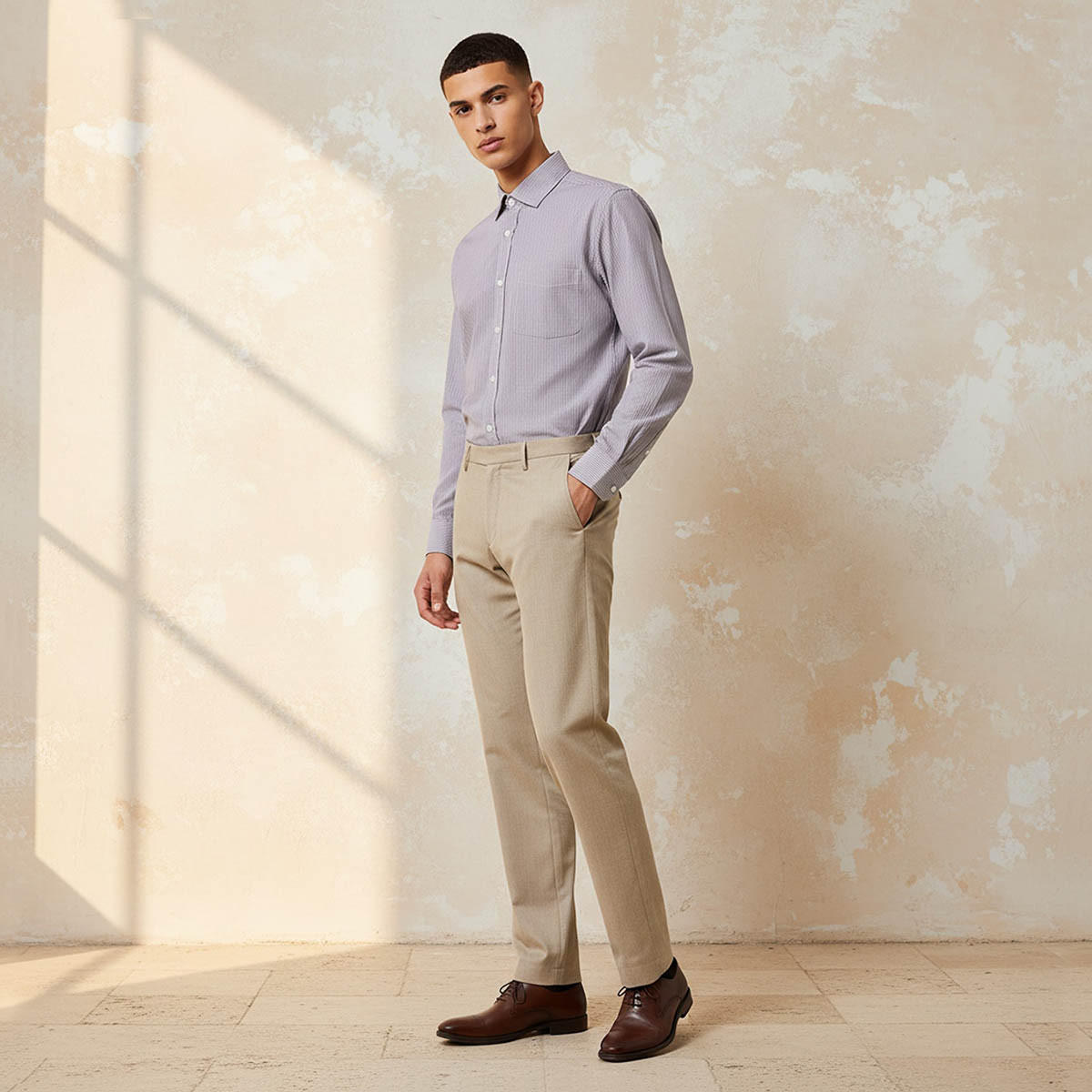 قميص مخطط بقصة وياقة عادية وأكمام طويلة-men-clothing-shirts-image-3