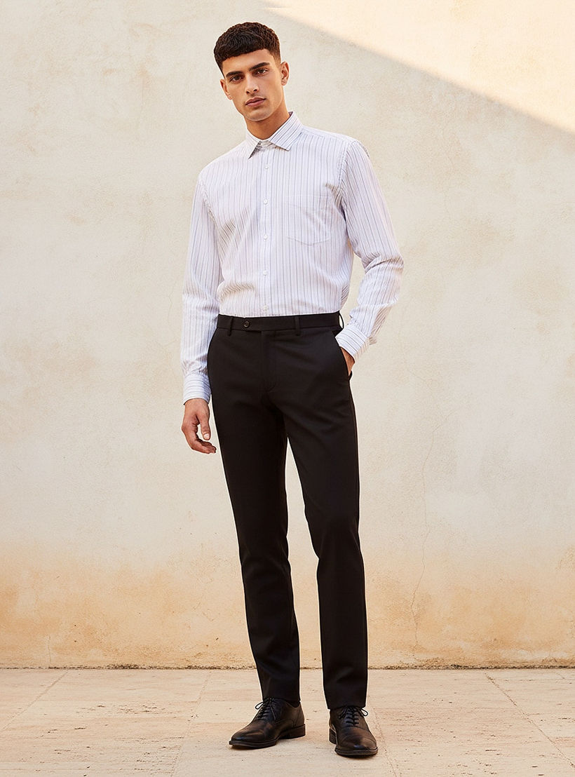 قميص مخطط بقصة وياقة عادية وأكمام طويلة-men-clothing-shirts-image-3