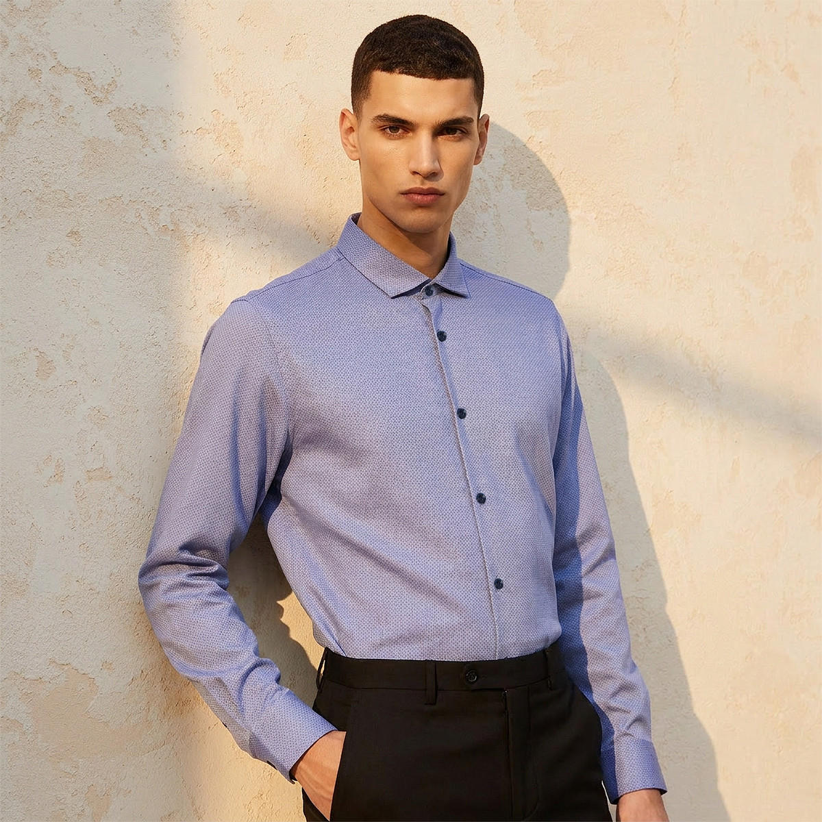 قميص بارز الملمس بقصة وياقة عادية وأكمام طويلة-men-clothing-shirts-image-1