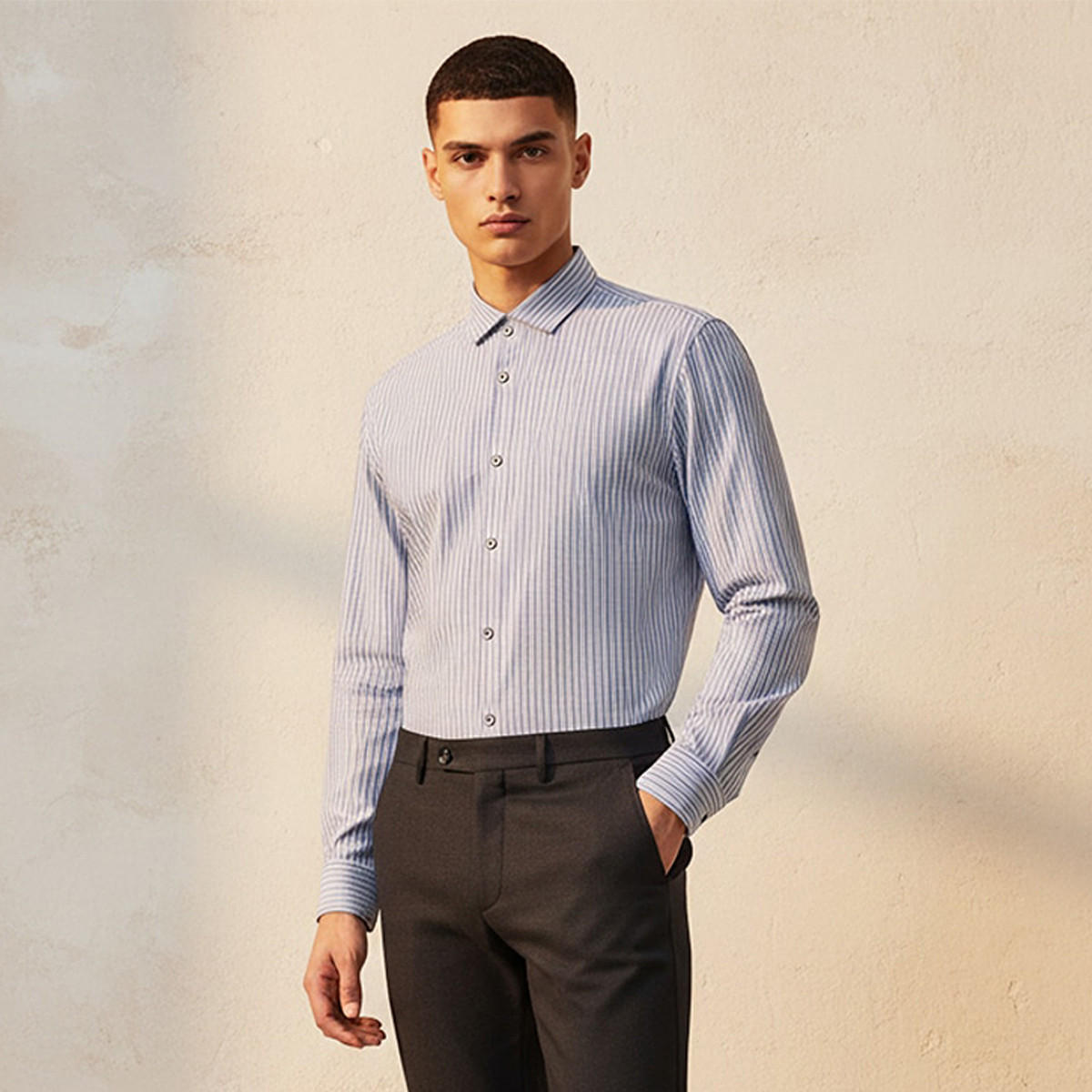 قميص مخطط بقصة وياقة عادية وأكمام طويلة-men-clothing-shirts-image-1