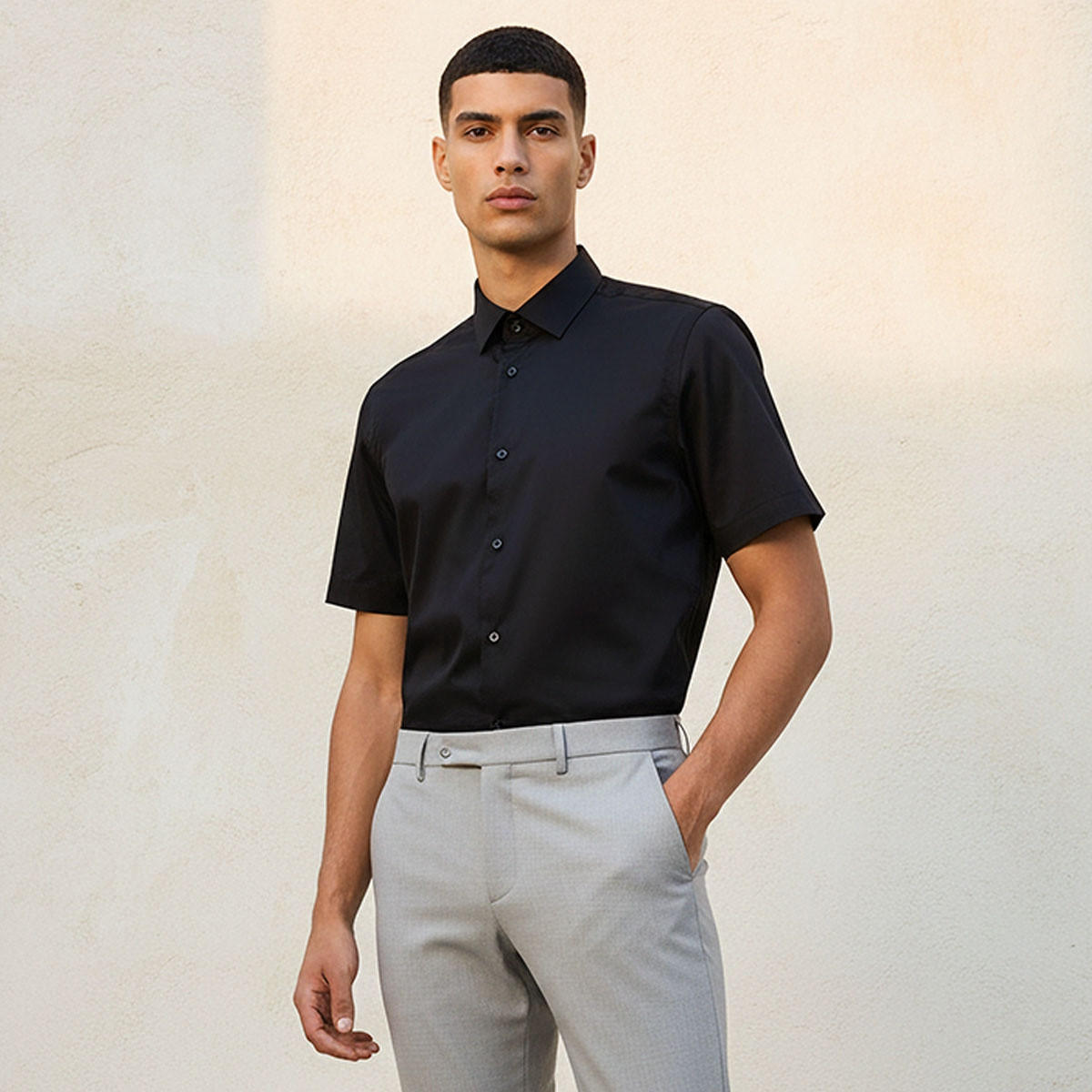 قميص بقصة سليم وياقة عادية وأكمام قصيرة-men-clothing-shirts-image-1