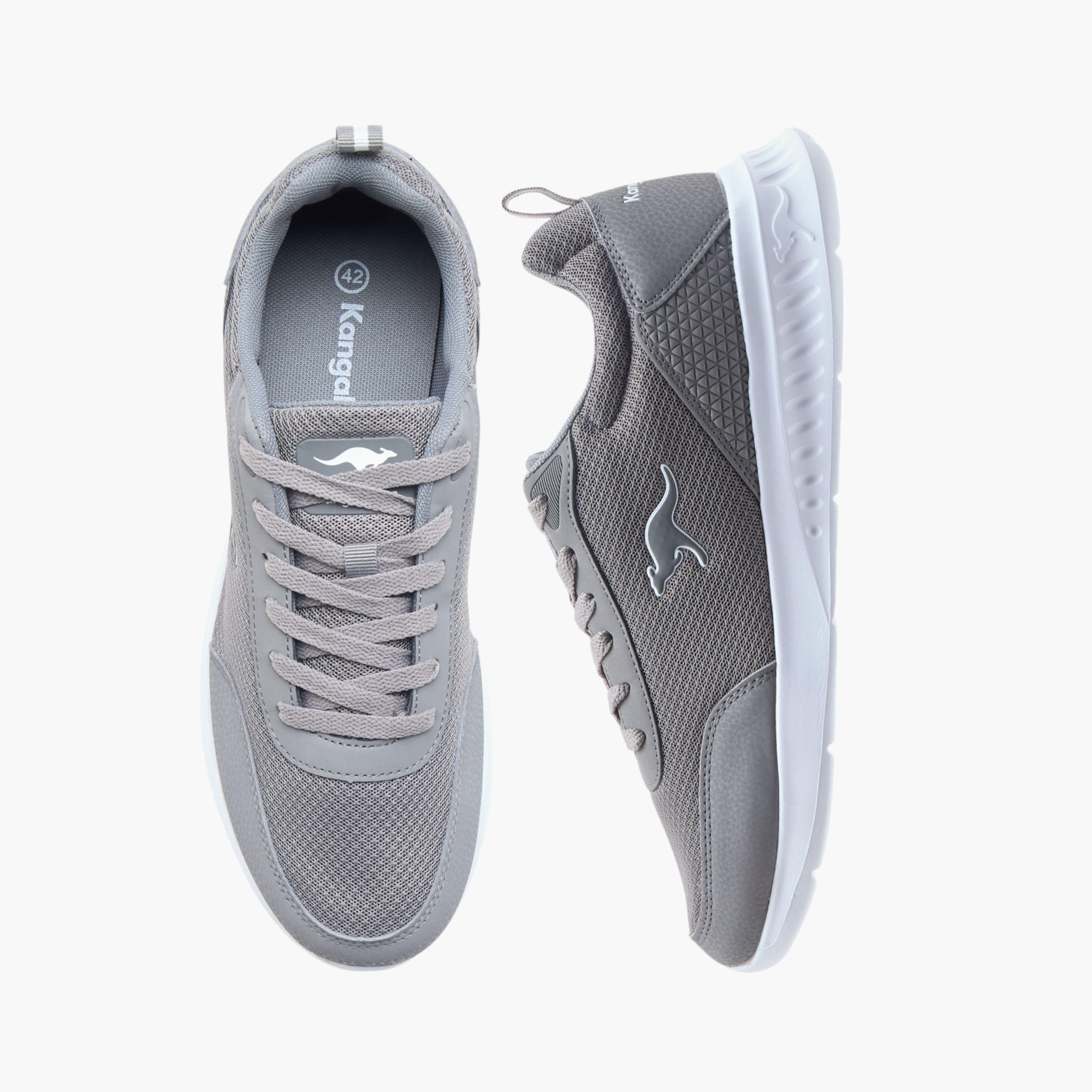 حذاء رياضي برباط إغلاق وشعار للرجال من كانجاروز-sports-men-shoes-image-1