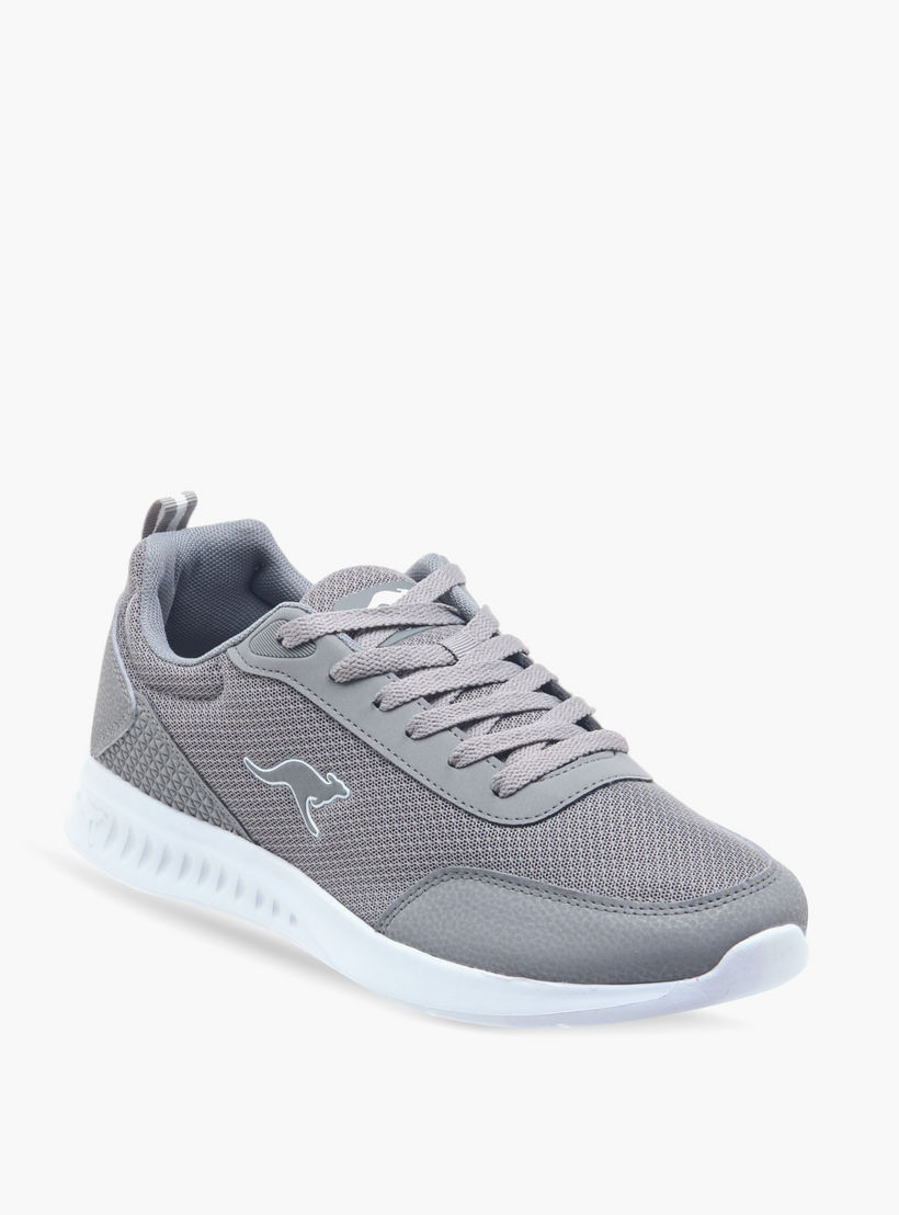 حذاء رياضي برباط إغلاق وشعار للرجال من كانجاروز-sports-men-shoes-image-2