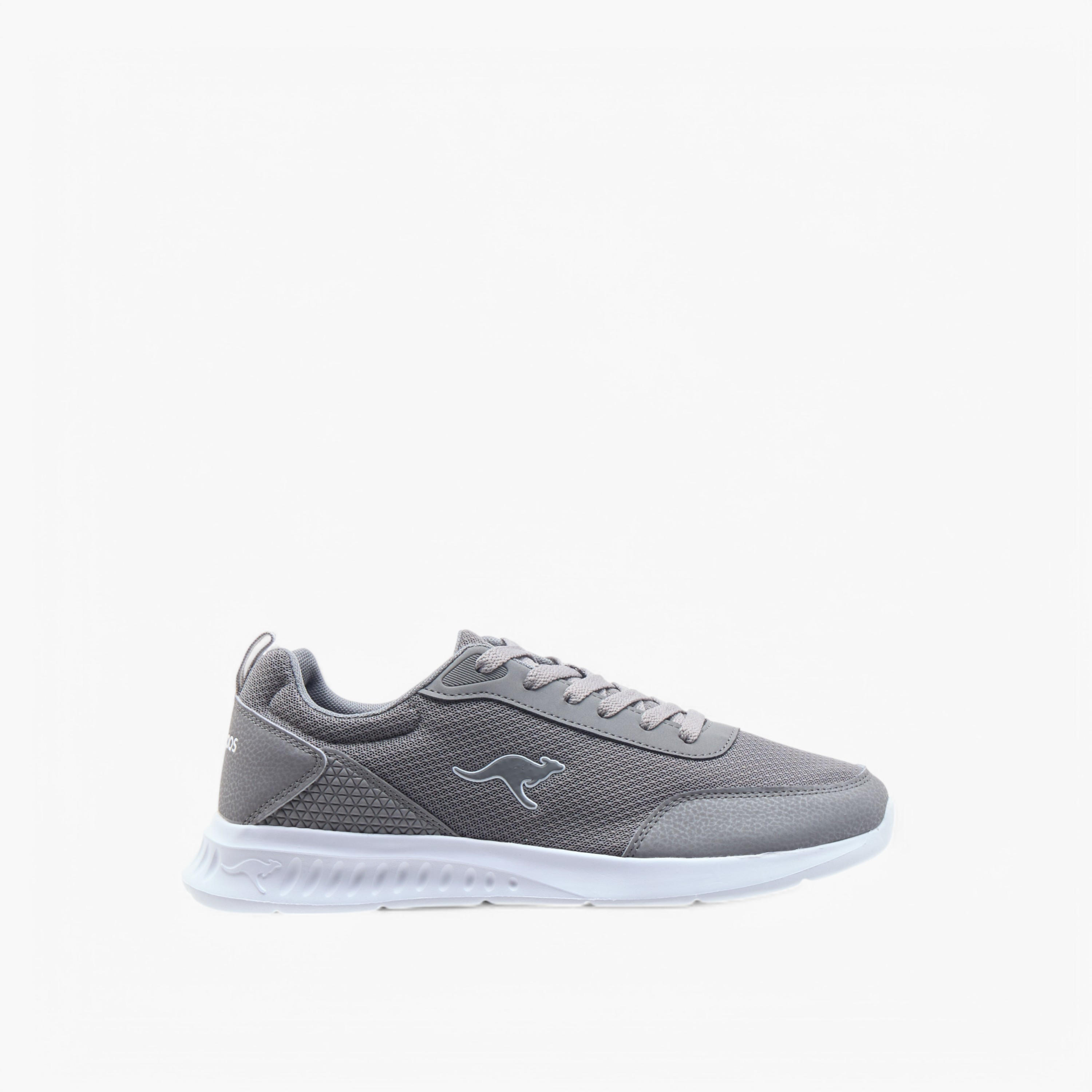حذاء رياضي برباط إغلاق وشعار للرجال من كانجاروز-sports-men-shoes-image-3