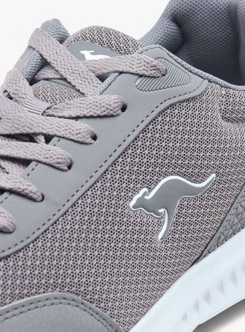 حذاء رياضي برباط إغلاق وشعار للرجال من كانجاروز-sports-men-shoes-image-4