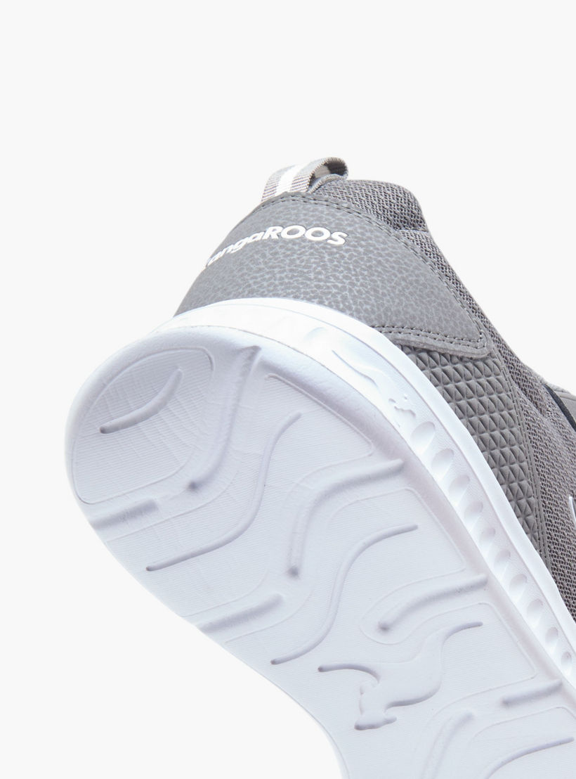 حذاء رياضي برباط إغلاق وشعار للرجال من كانجاروز-sports-men-shoes-image-5