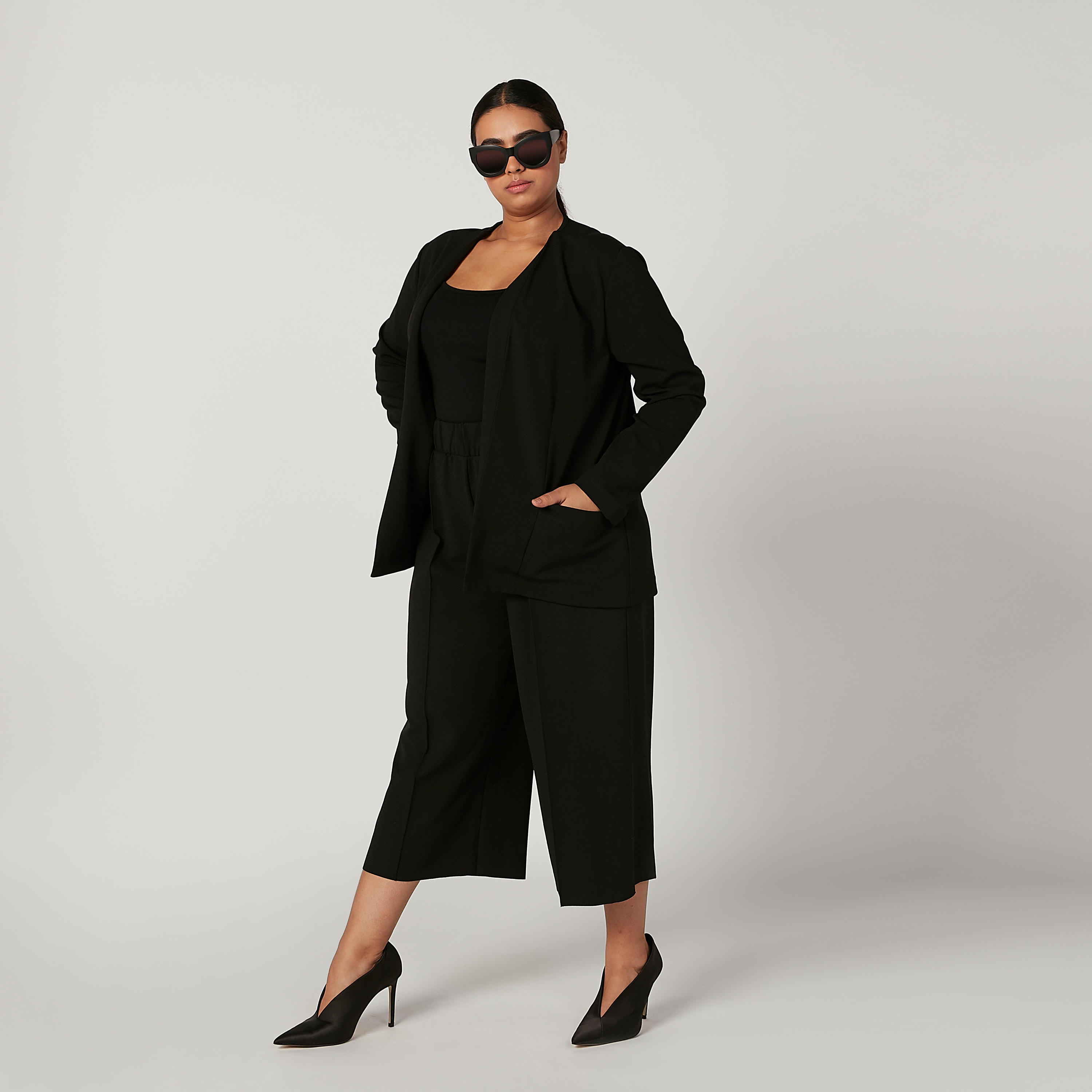 Plus Size Plain Camisole with Scoop Neck and Spaghetti Straps-women-clothing-tshirts-image-2