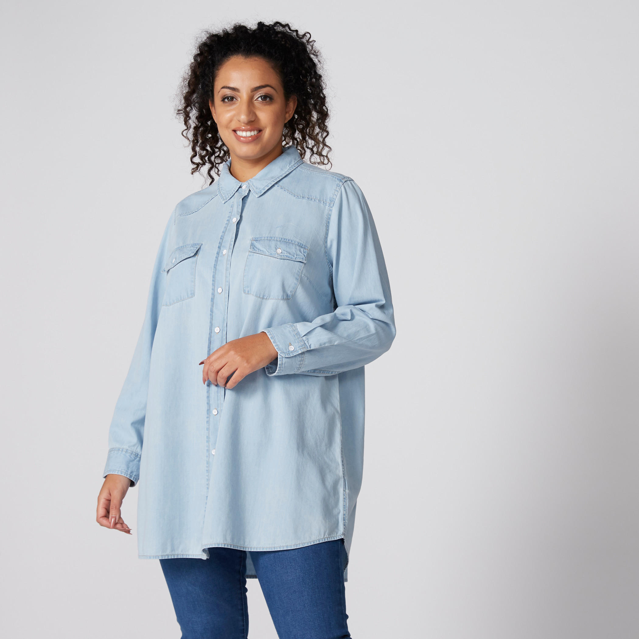 قميص طويل من الدنيم بأكمام طويلة وأزرار-women-clothing-shirtsandblouses-blouses-image-3