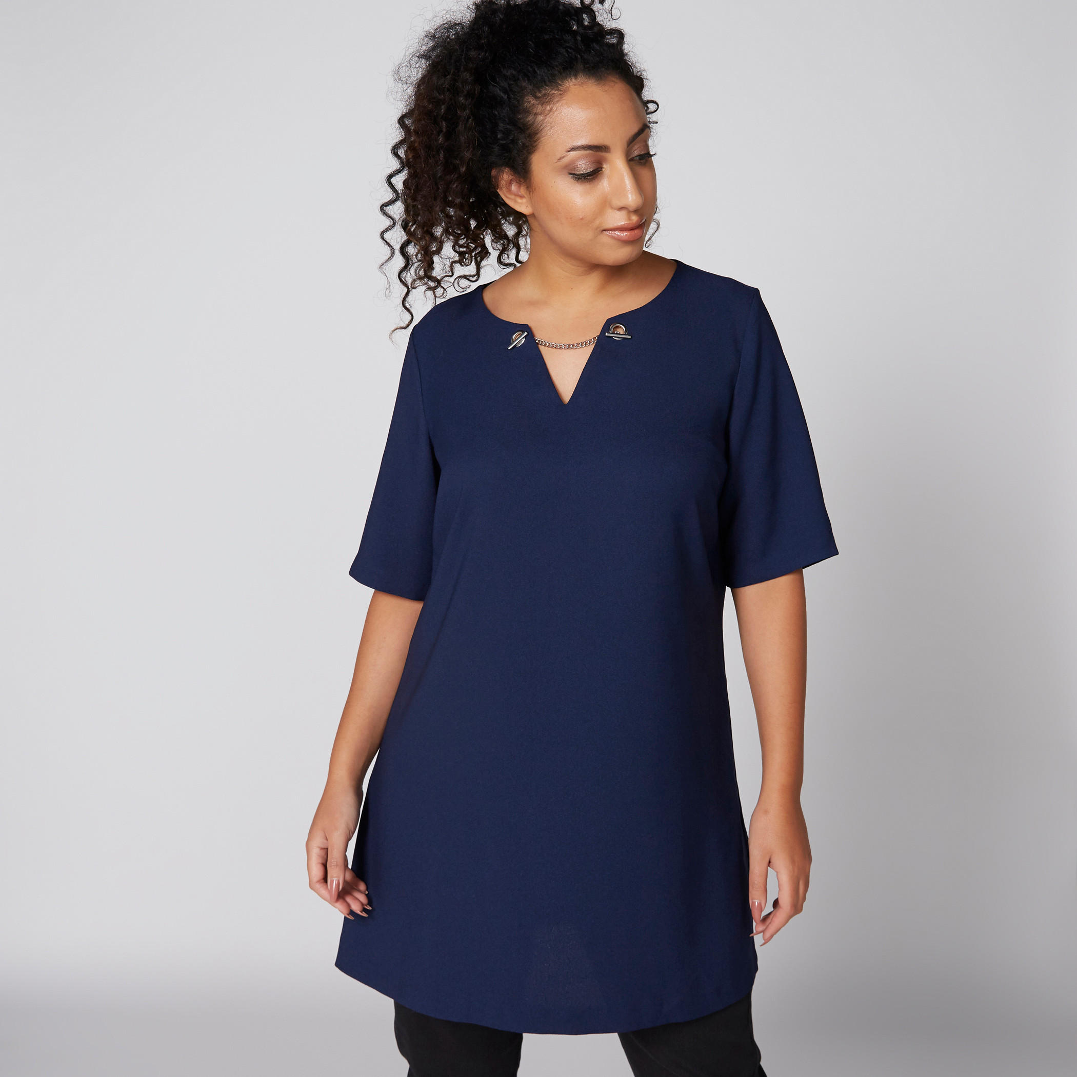 تونيك بياقة V وأكمام قصيرة وتفاصيل سلسلة-women-clothing-shirtsandblouses-blouses-image-1