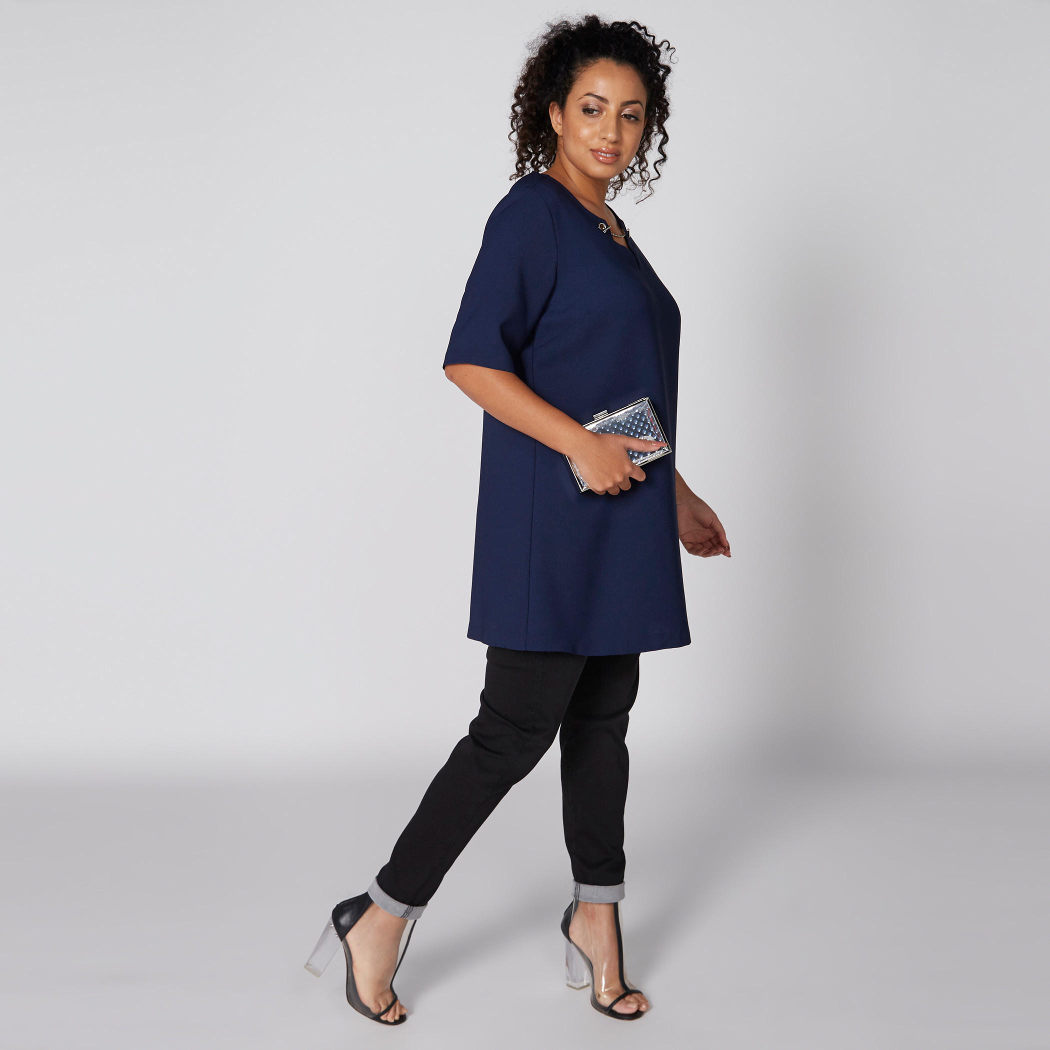 تونيك بياقة V وأكمام قصيرة وتفاصيل سلسلة-women-clothing-shirtsandblouses-blouses-image-3