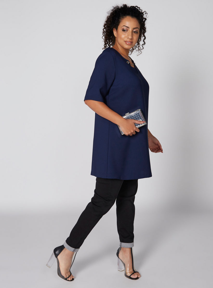 تونيك بياقة V وأكمام قصيرة وتفاصيل سلسلة-women-clothing-shirtsandblouses-blouses-image-3