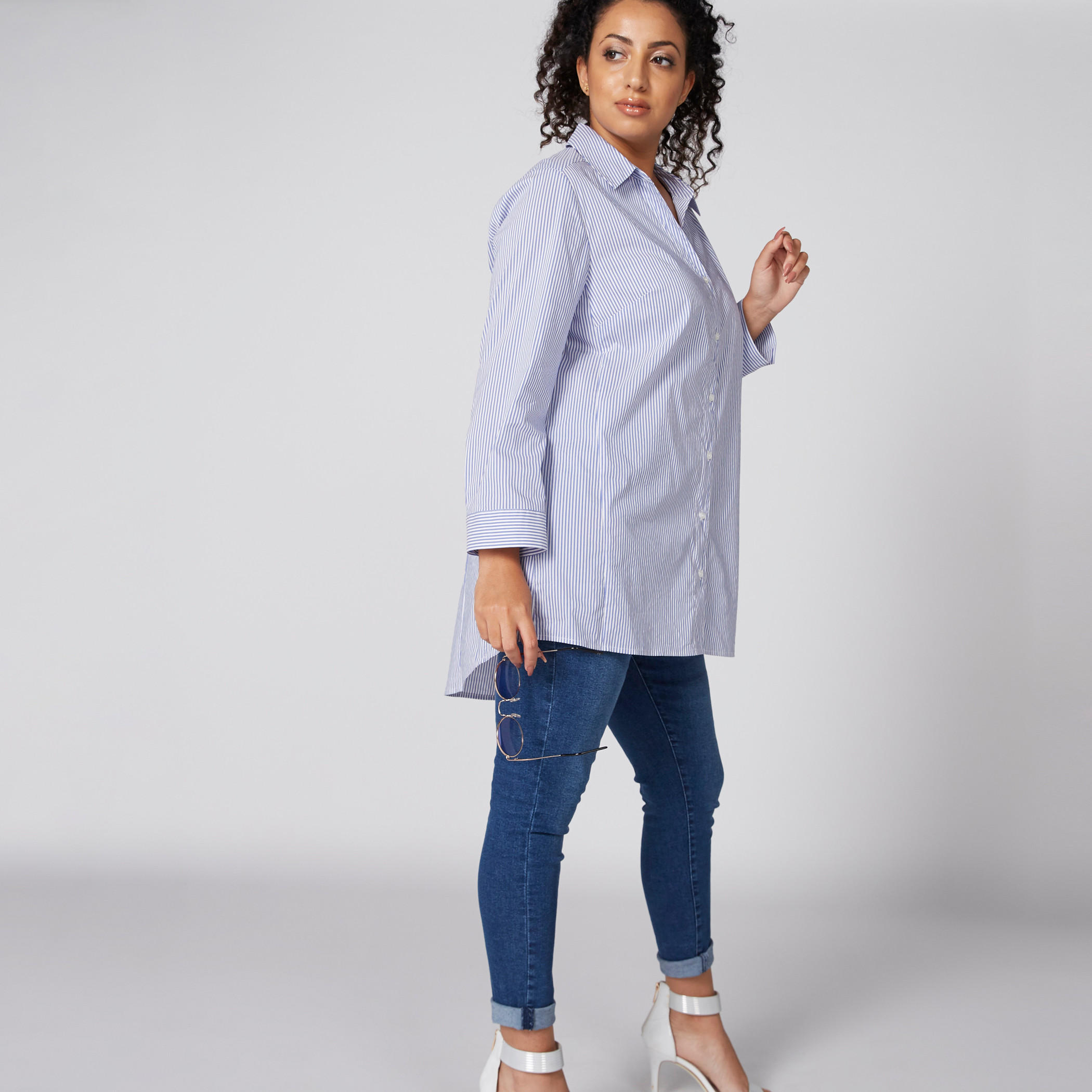 قميص مقلم بأكمام طويلة وحوّاف غير مستوية وأزرار-women-clothing-shirtsandblouses-blouses-image-3