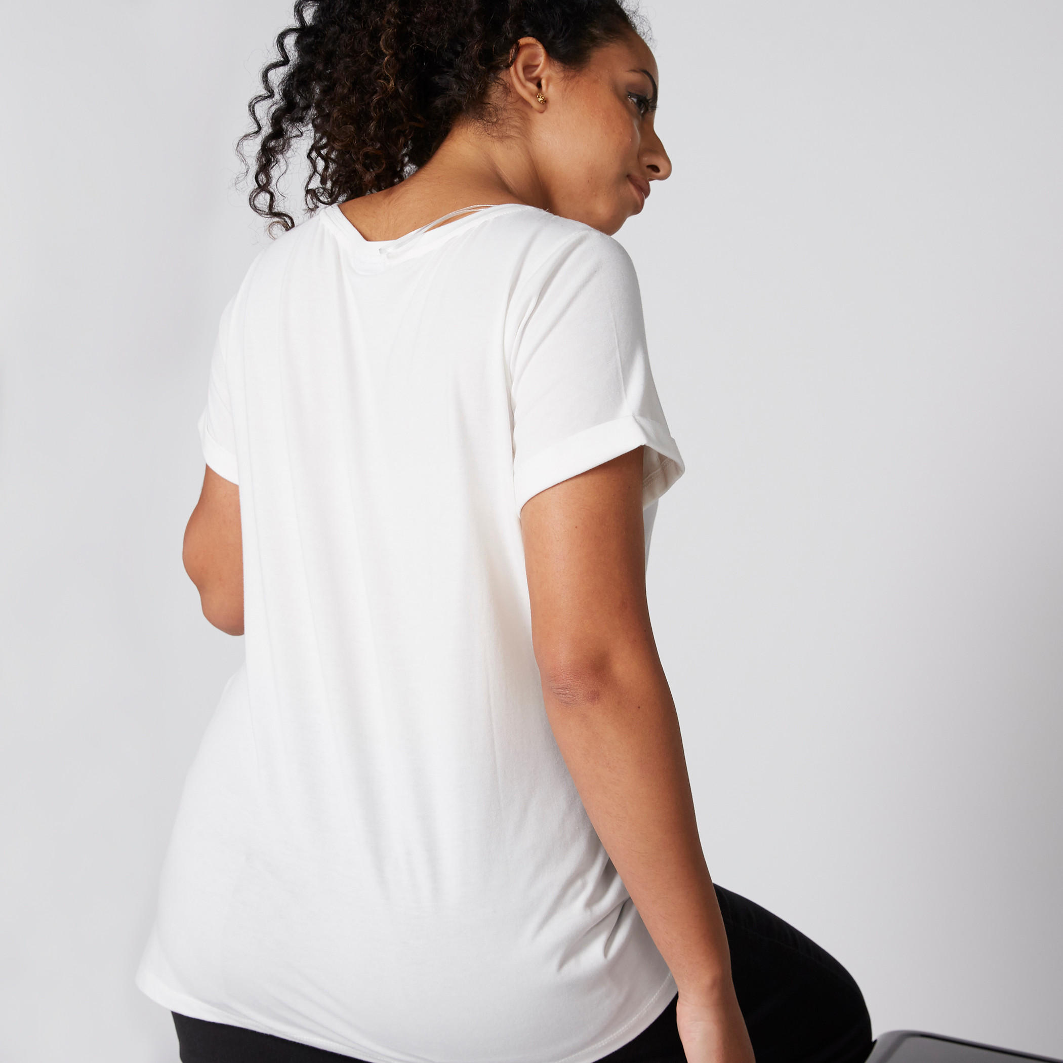 تيشيرت بياقة مستديرة وأكمام قصيرة وطبعات لولا باني-women-clothing-tshirts-image-2