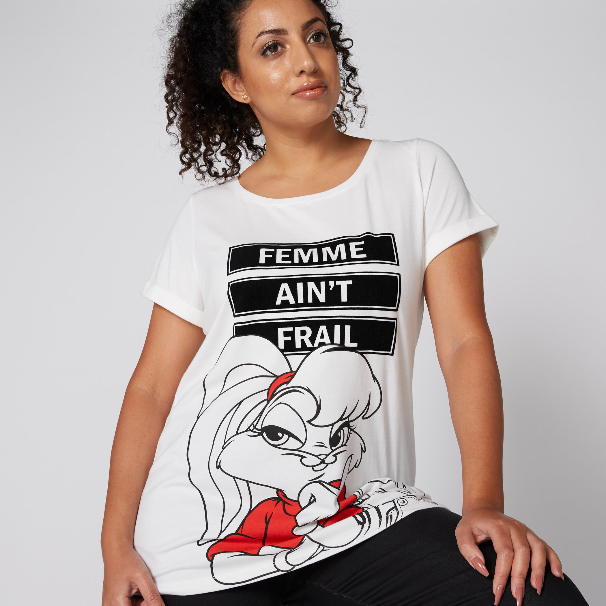 تيشيرت بياقة مستديرة وأكمام قصيرة وطبعات لولا باني-women-clothing-tshirts-image-3