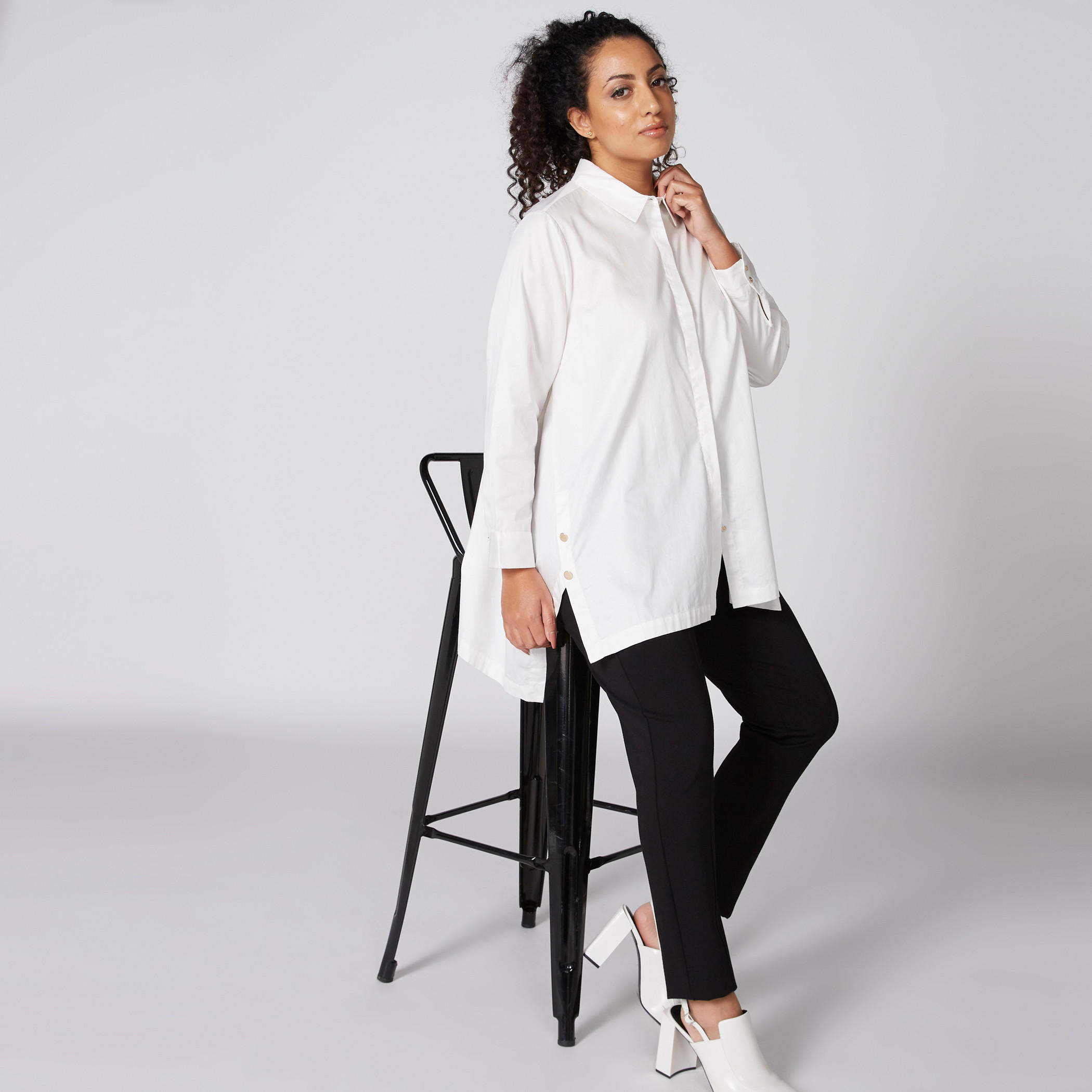 قميص بأكمام طويلة وحوّاف غير مستوية وأزرار-women-clothing-shirtsandblouses-blouses-image-1