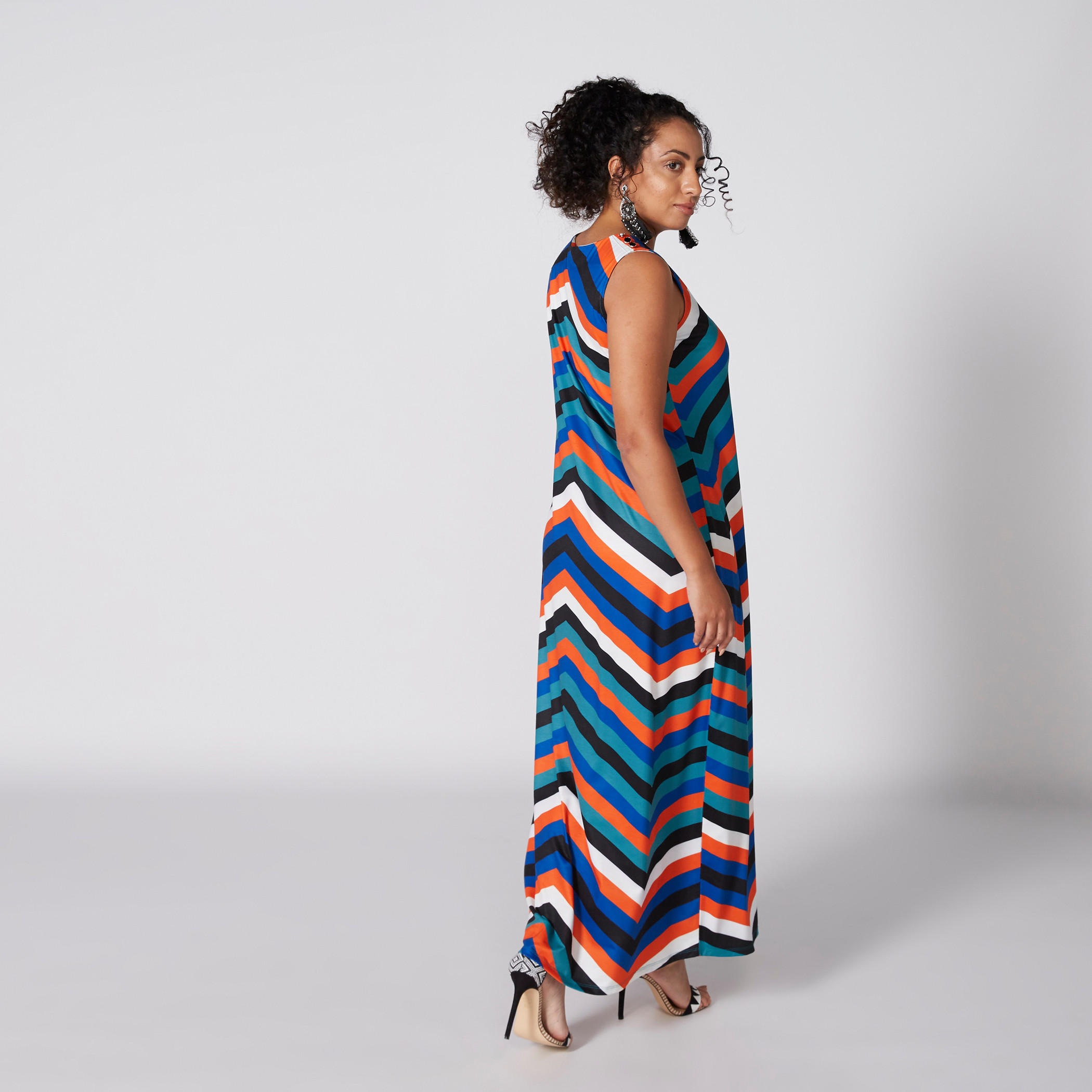 فستان طويل مقلّم دون أكمام بياقة مستديرة-women-clothing-dresses-image-2