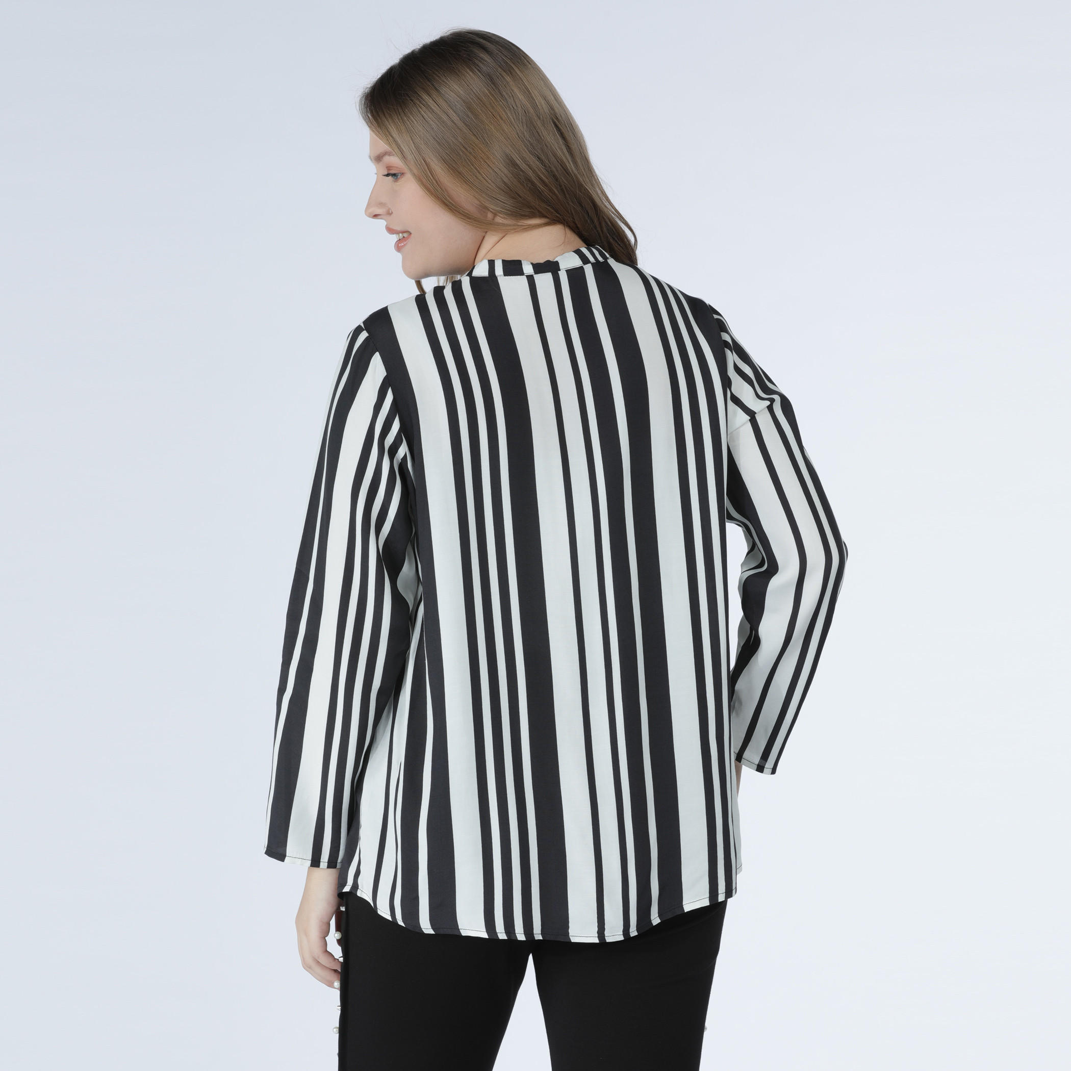 بلوزة مقلّمة بأكمام طويلة ورباط-women-clothing-shirtsandblouses-blouses-image-2