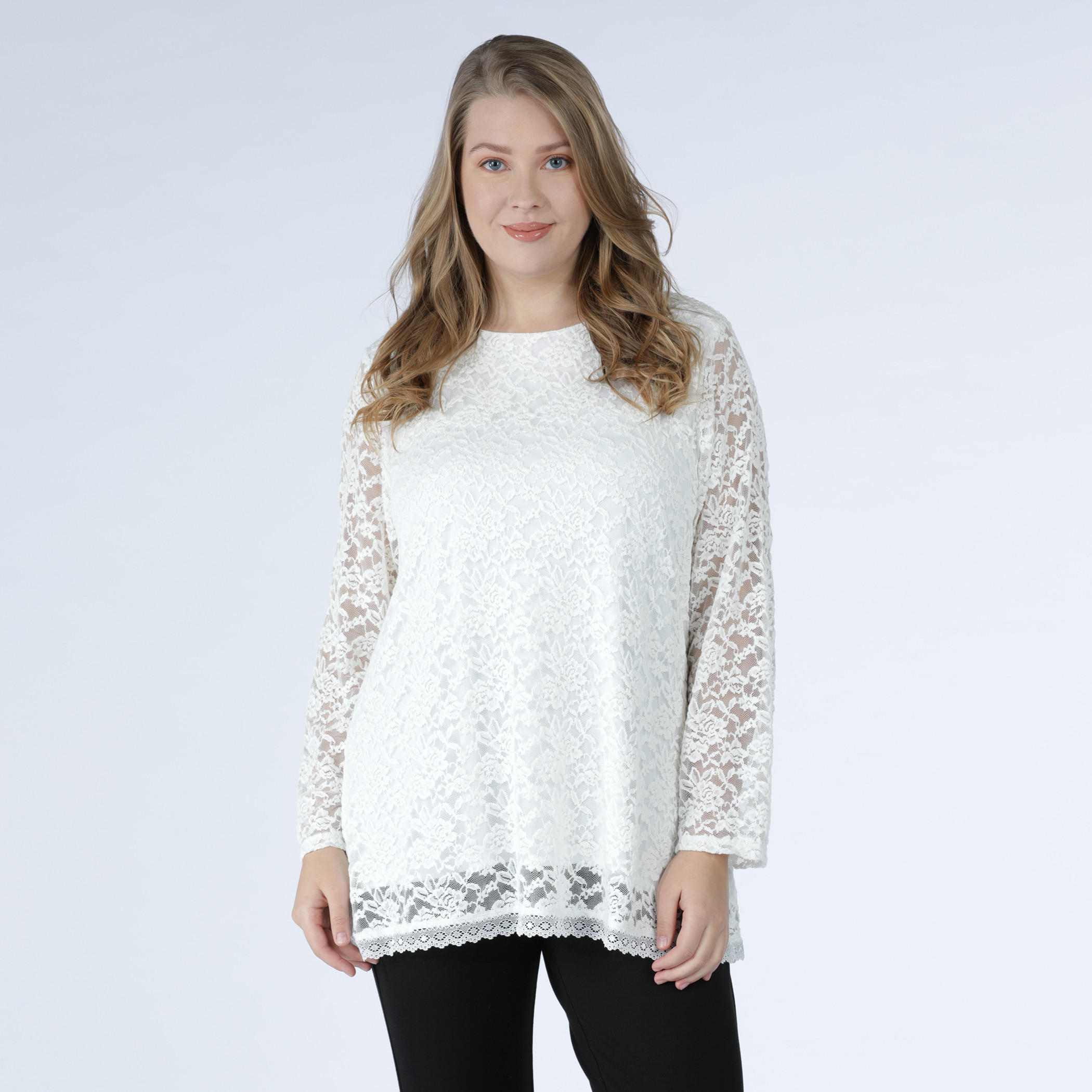 بلوزة بياقة مستديرة وأكمام طويلة وتفاصيل دانتيل-women-clothing-shirtsandblouses-blouses-image-1