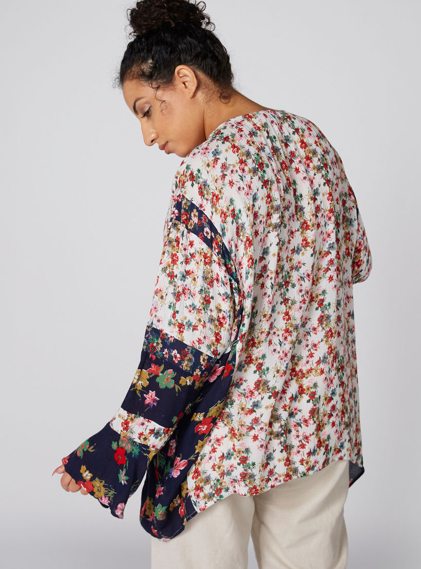 بلوزة بياقة مستديرة وأكمام طويلة وطبعات أزهار-women-clothing-shirtsandblouses-blouses-image-2