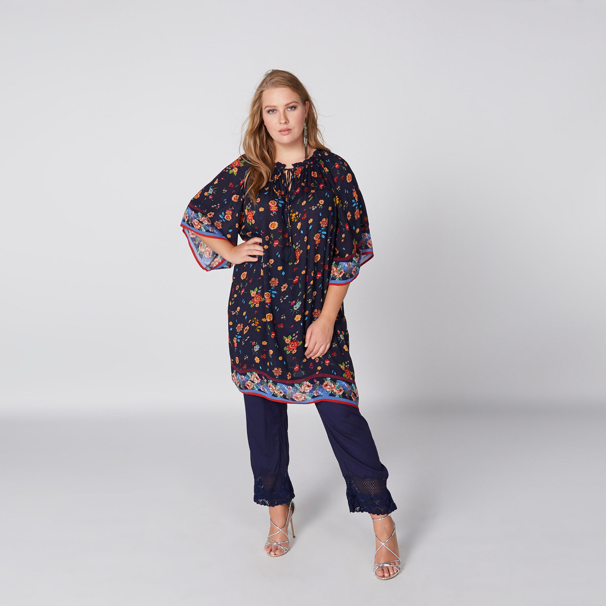 تونيك بأكمام واسعة ورباط وطبعات-women-clothing-shirtsandblouses-blouses-image-4