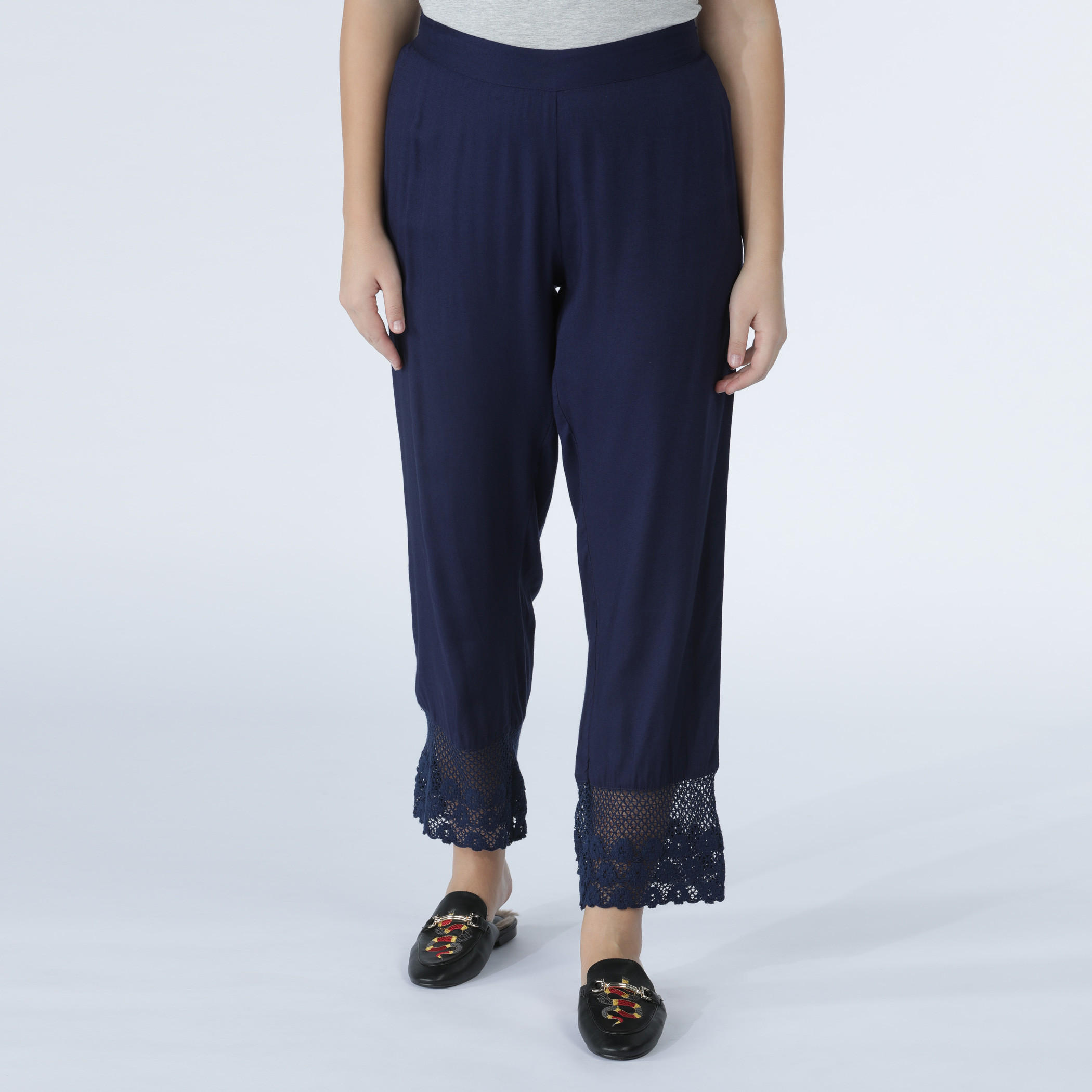 بنطال طويل بخصر مطّاطي وتفاصيل دانتيل-women-clothing-bottoms-trousers-image-1
