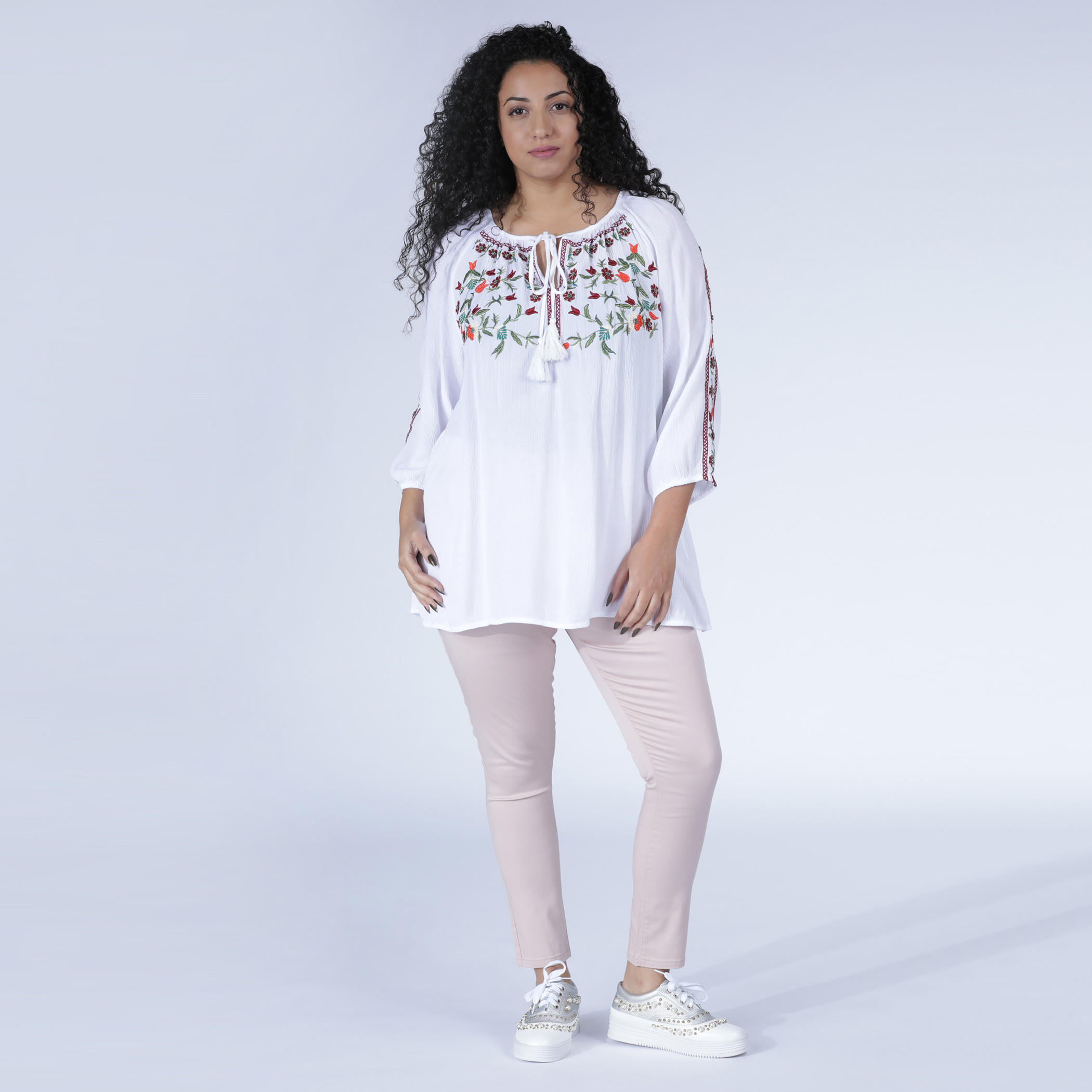 بلوزة مطرّزة بأكمام بطول 3/4 ورباط-women-clothing-shirtsandblouses-blouses-image-5