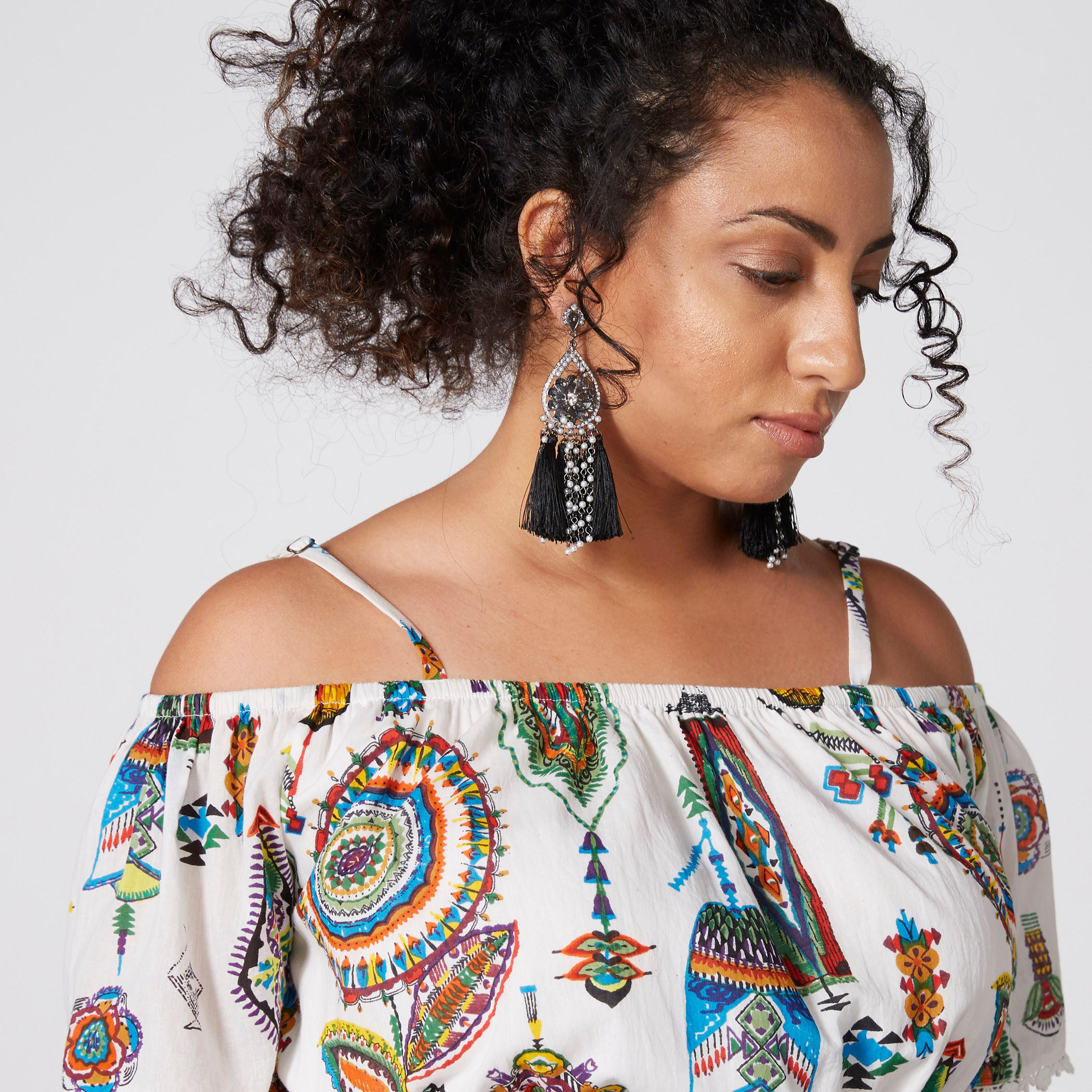 فستان طويل مكشوف الأكتاف بحمّالات رفيعة وطبعات-women-clothing-dresses-image-3